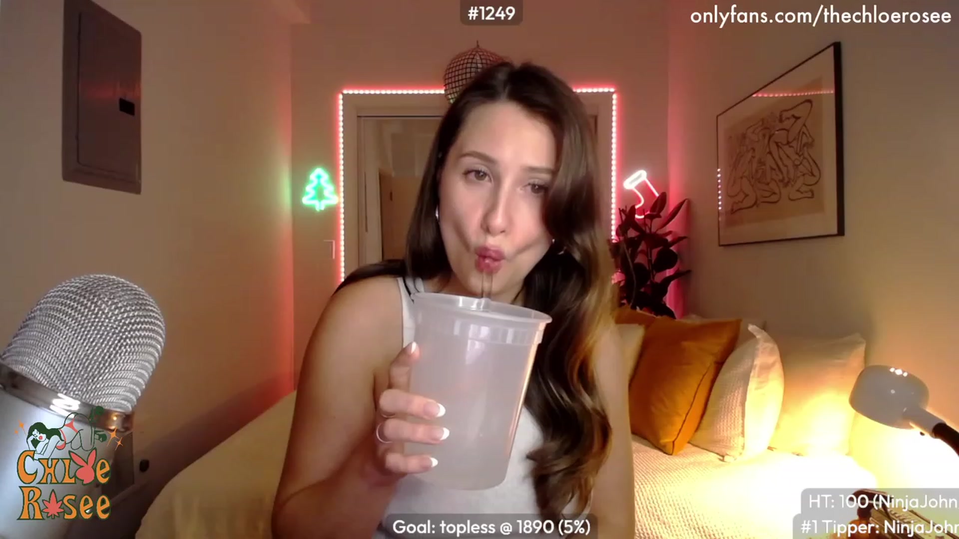 Gallery image thumbnail from ChloeRosee's myfreecams stream on, 12/07/2022, 06:30 image 12 of 20