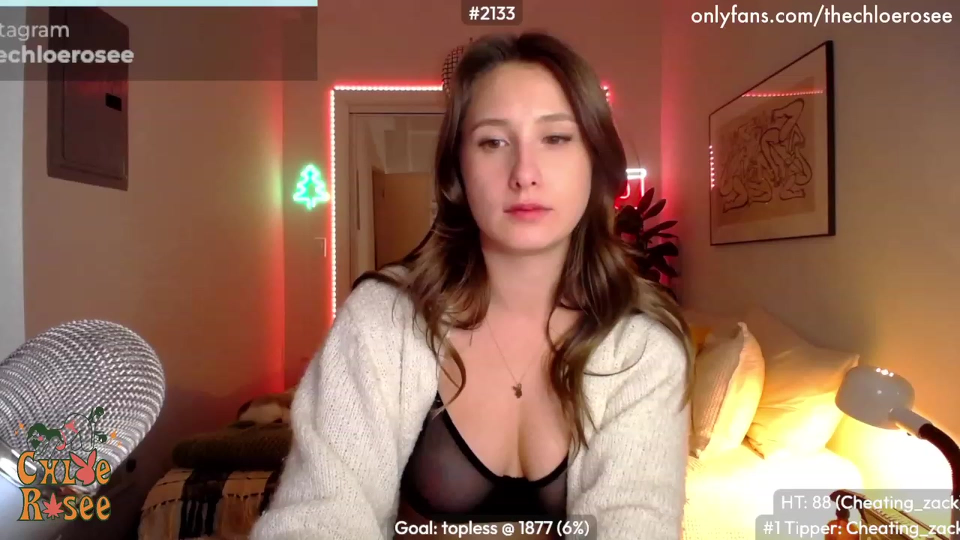 Gallery image thumbnail from ChloeRosee's myfreecams stream on, 12/15/2022, 06:03 image 1 of 20