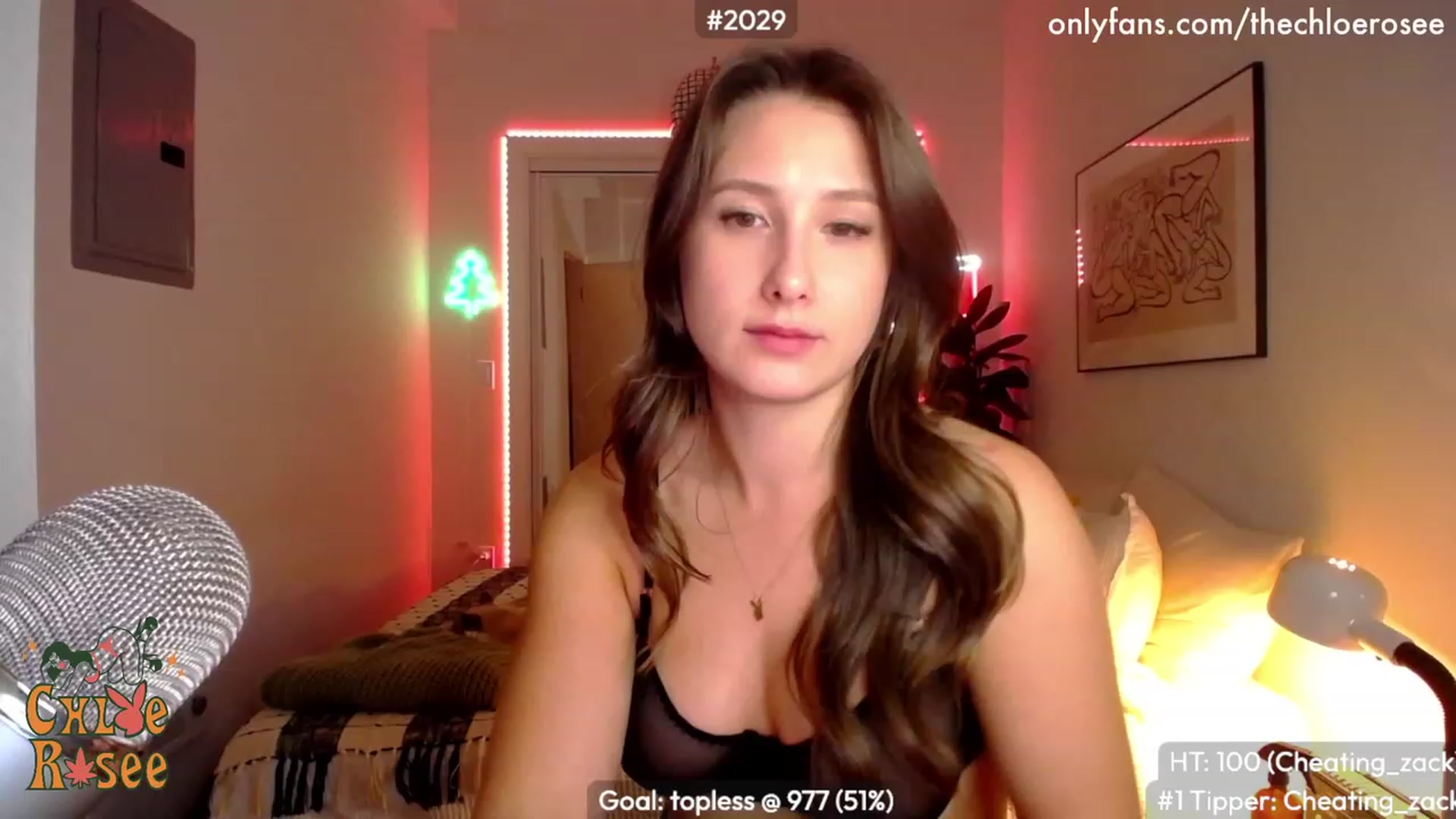 Gallery image thumbnail from ChloeRosee's myfreecams stream on, 12/15/2022, 06:03 image 13 of 20