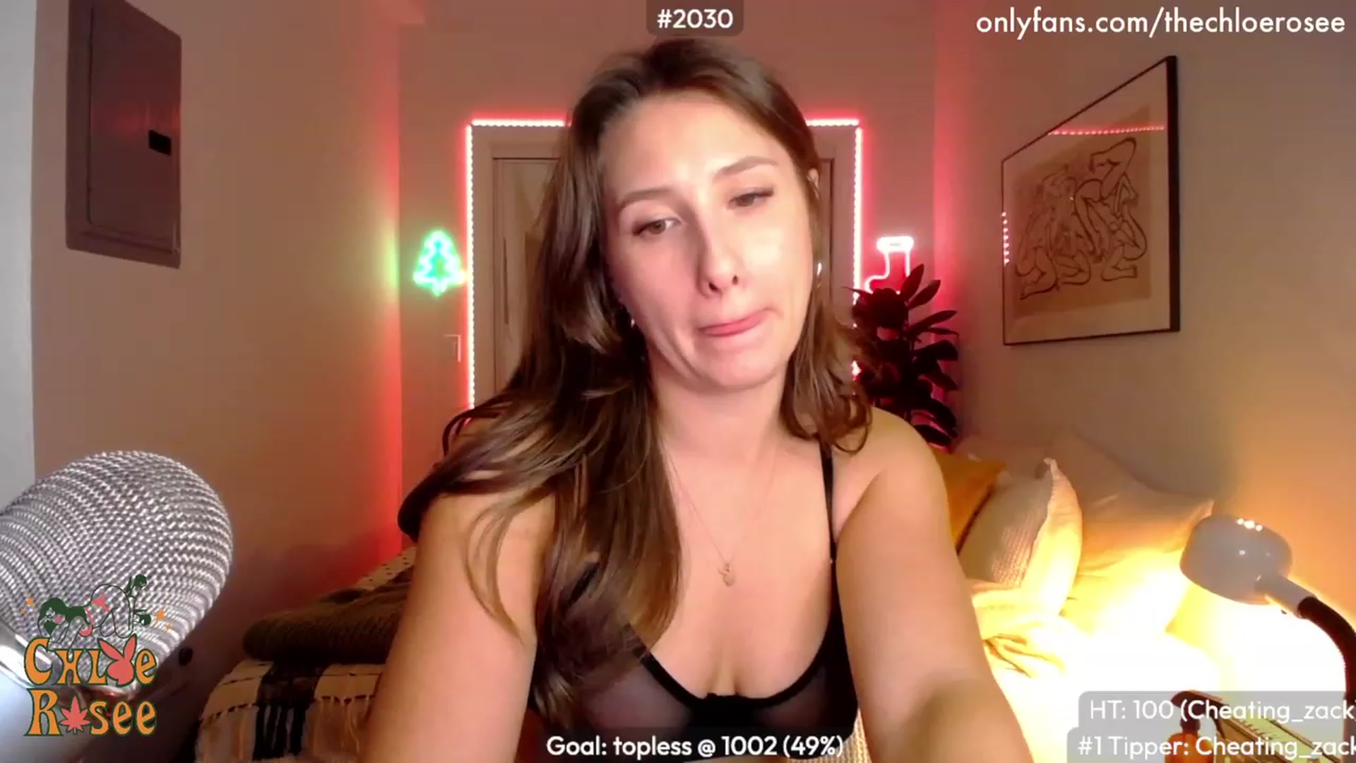 Gallery image thumbnail from ChloeRosee's myfreecams stream on, 12/15/2022, 06:03 image 12 of 20