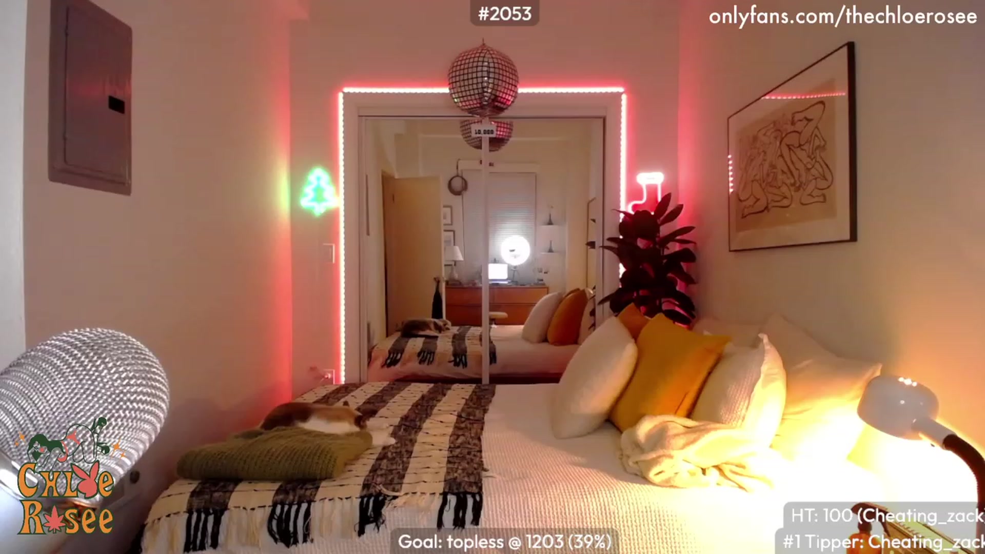 Gallery image thumbnail from ChloeRosee's myfreecams stream on, 12/15/2022, 06:03 image 9 of 20