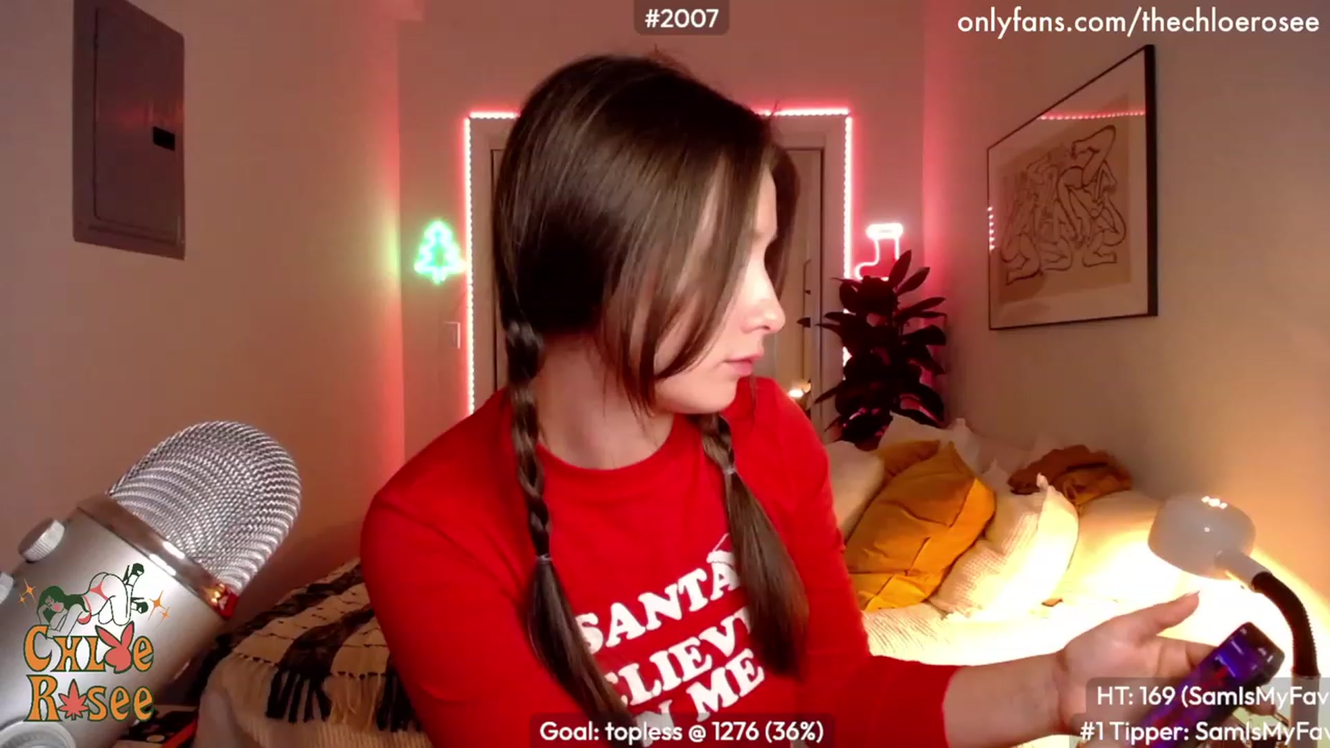 Gallery image thumbnail from ChloeRosee's myfreecams stream on, 12/19/2022, 05:51 image 11 of 20