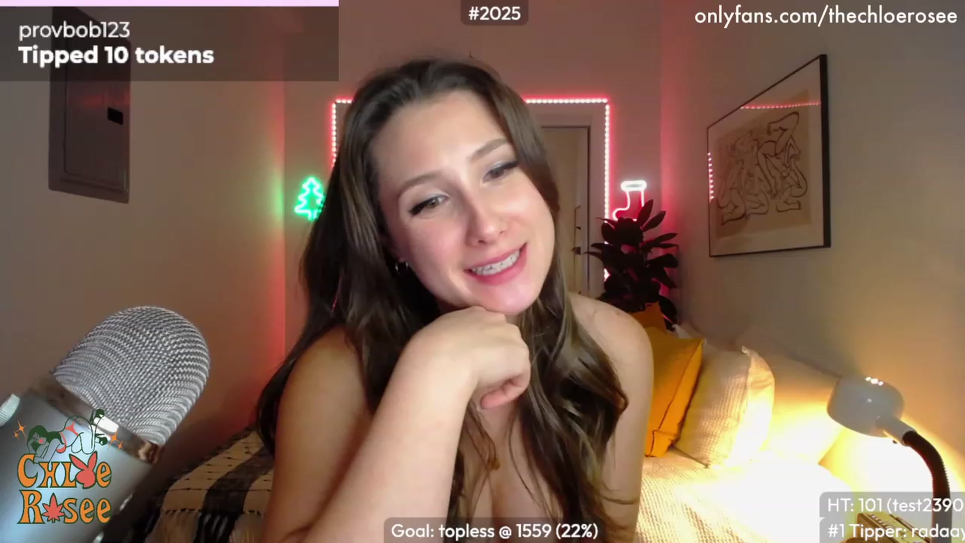 Gallery image thumbnail from ChloeRosee's myfreecams stream on, 12/20/2022, 05:33 image 9 of 20