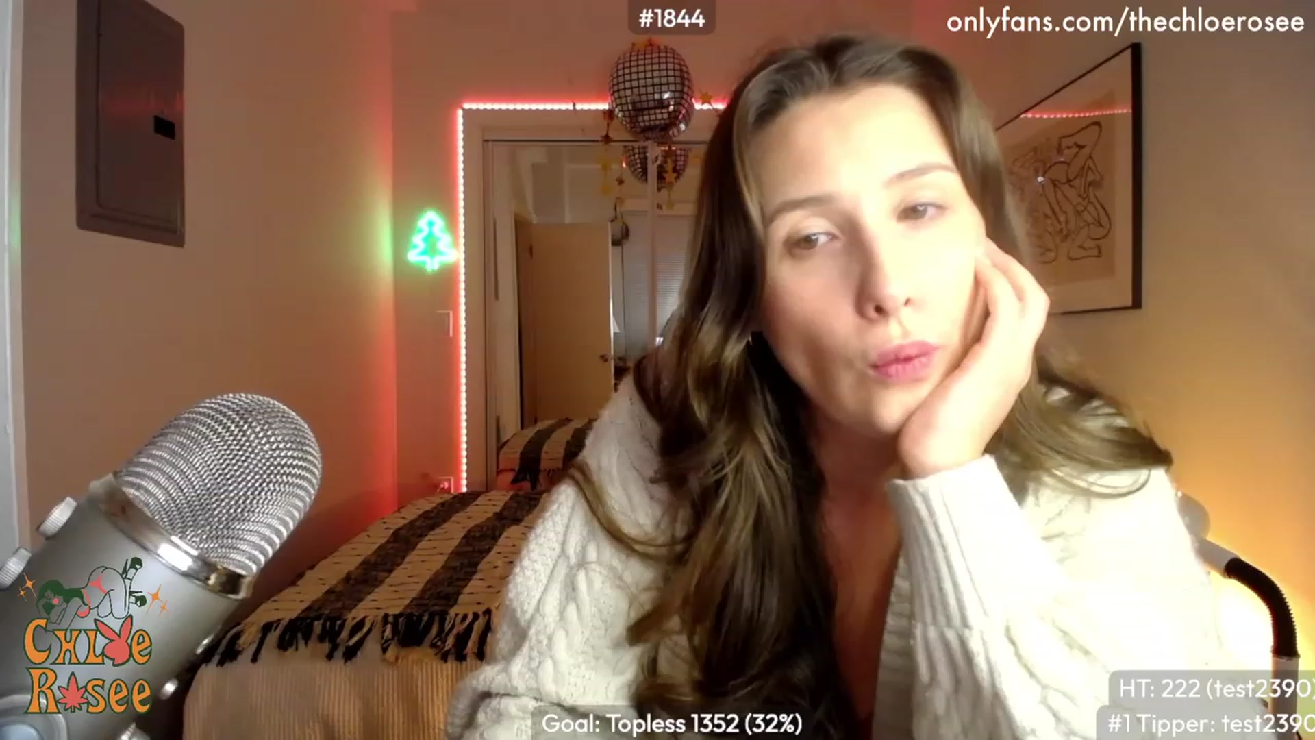 Gallery image thumbnail from ChloeRosee's myfreecams stream on, 12/29/2022, 07:17 image 16 of 20