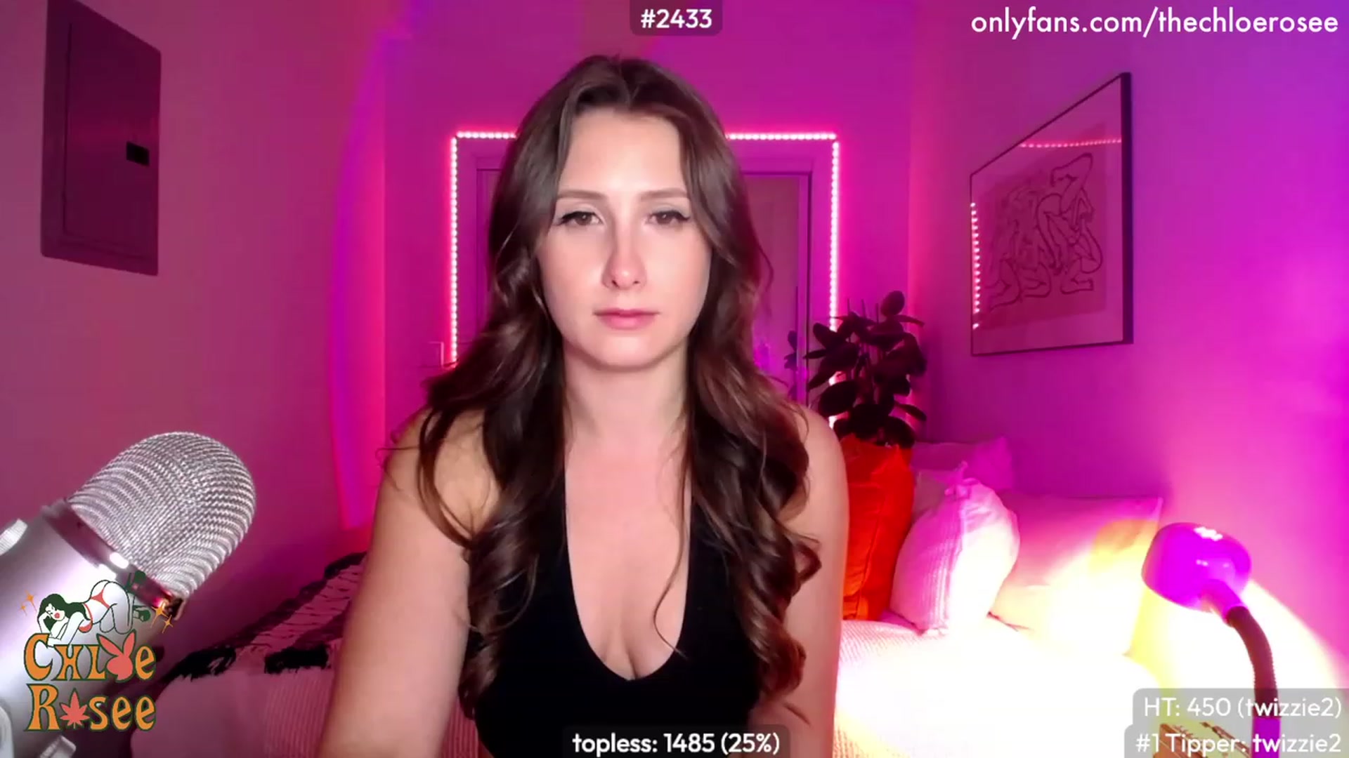 Gallery image thumbnail from ChloeRosee's myfreecams stream on, 04/18/2023, 03:47 image 17 of 20