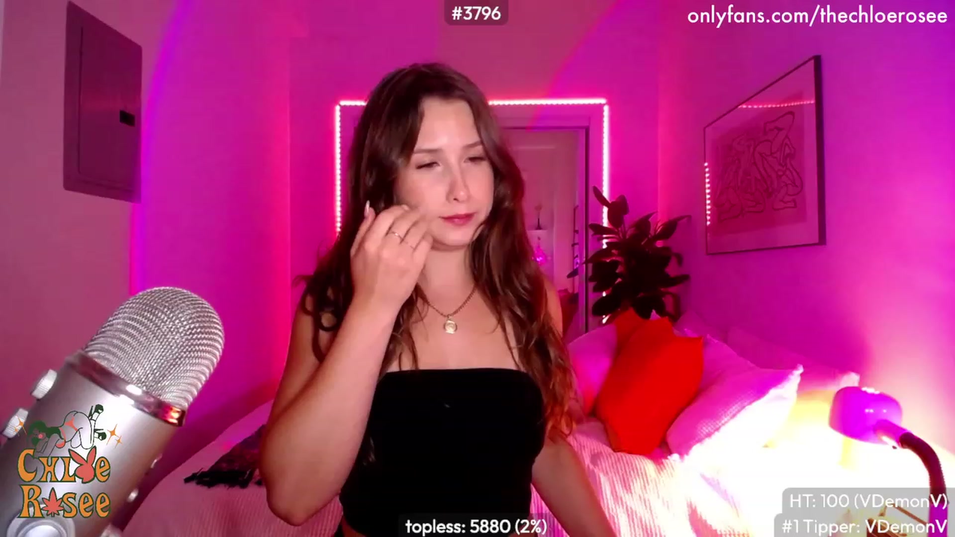 Gallery image thumbnail from ChloeRosee's myfreecams stream on, 08/19/2023, 04:14 image 17 of 20