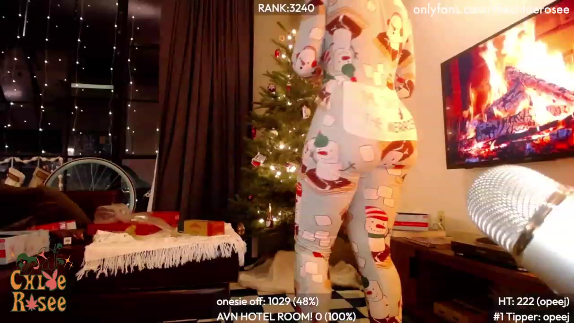Gallery image thumbnail from ChloeRosee's myfreecams stream on, 12/12/2023, 07:05 image 12 of 20