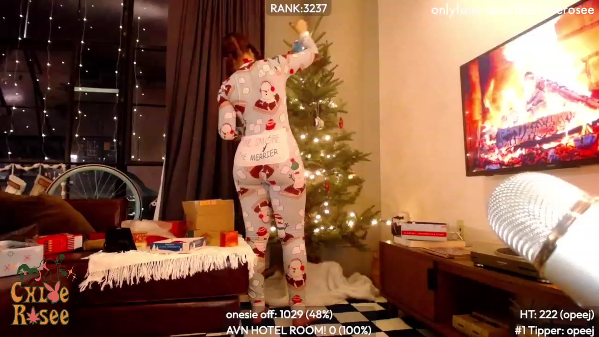 Gallery image thumbnail from ChloeRosee's myfreecams stream on, 12/12/2023, 07:05 image 8 of 20