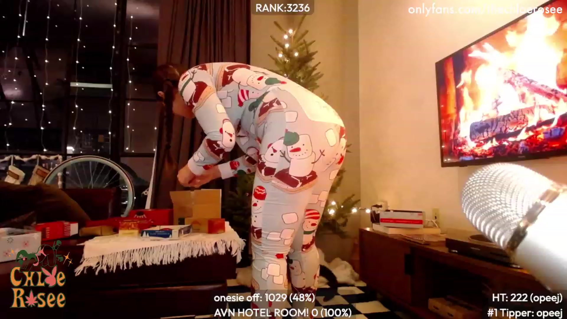 Gallery image thumbnail from ChloeRosee's myfreecams stream on, 12/12/2023, 07:05 image 7 of 20
