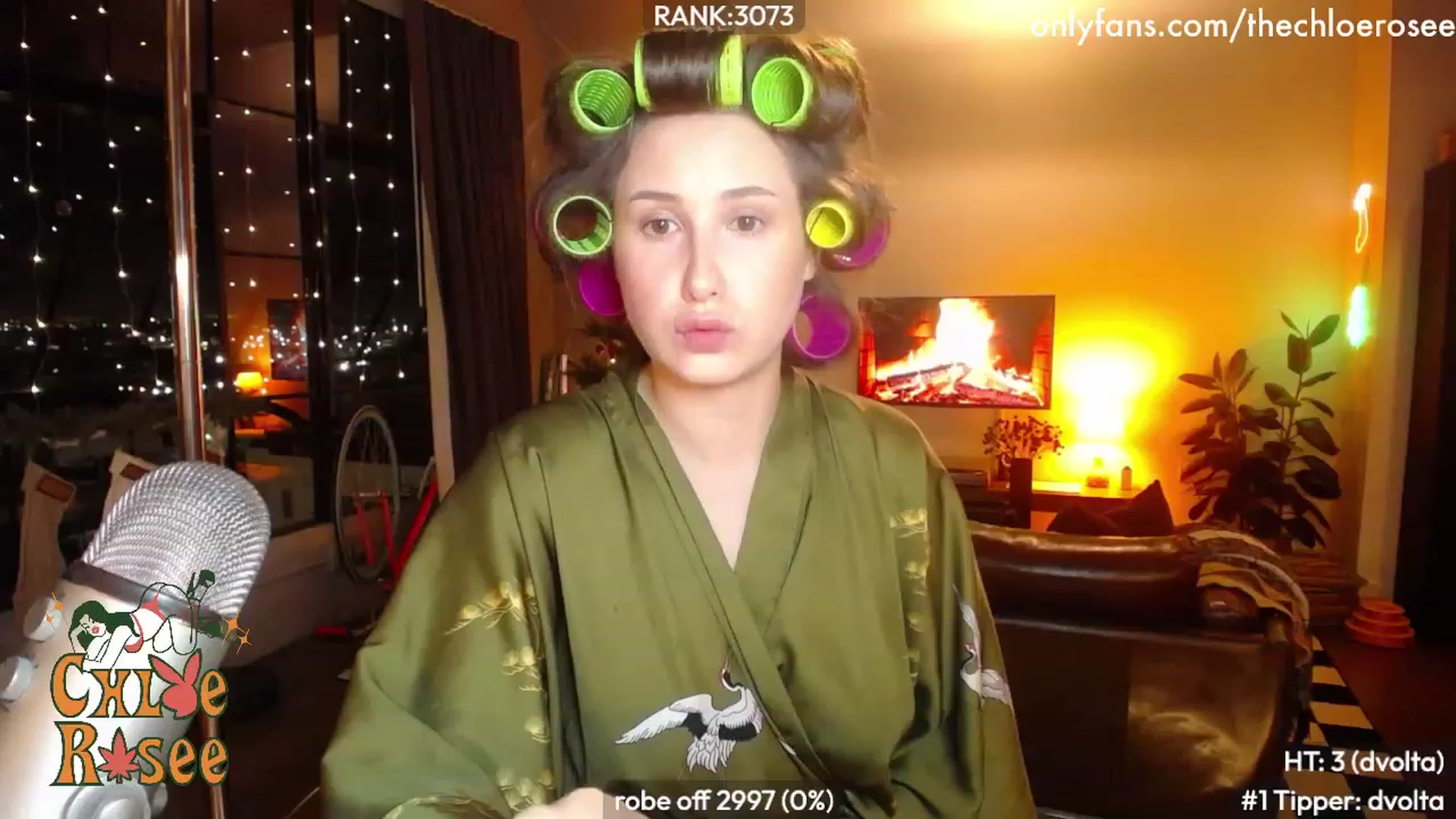 Gallery image thumbnail from ChloeRosee's myfreecams stream on, 12/18/2023, 03:02 image 6 of 20