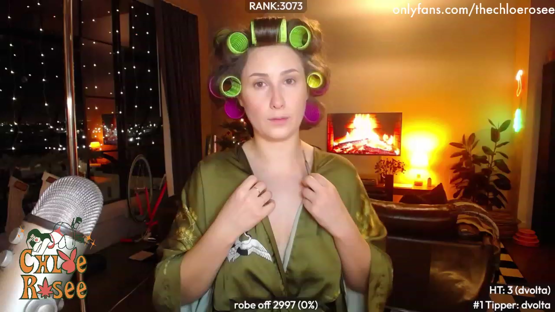 Gallery image thumbnail from ChloeRosee's myfreecams stream on, 12/18/2023, 03:02 image 1 of 20