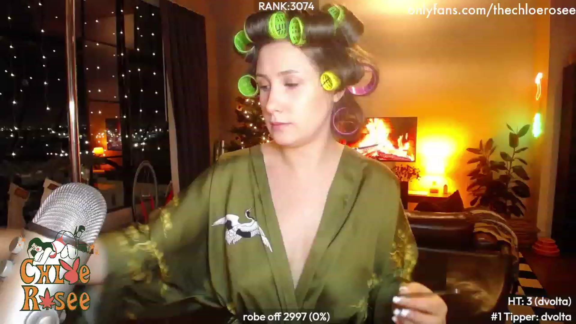 Gallery image thumbnail from ChloeRosee's myfreecams stream on, 12/18/2023, 03:02 image 18 of 20