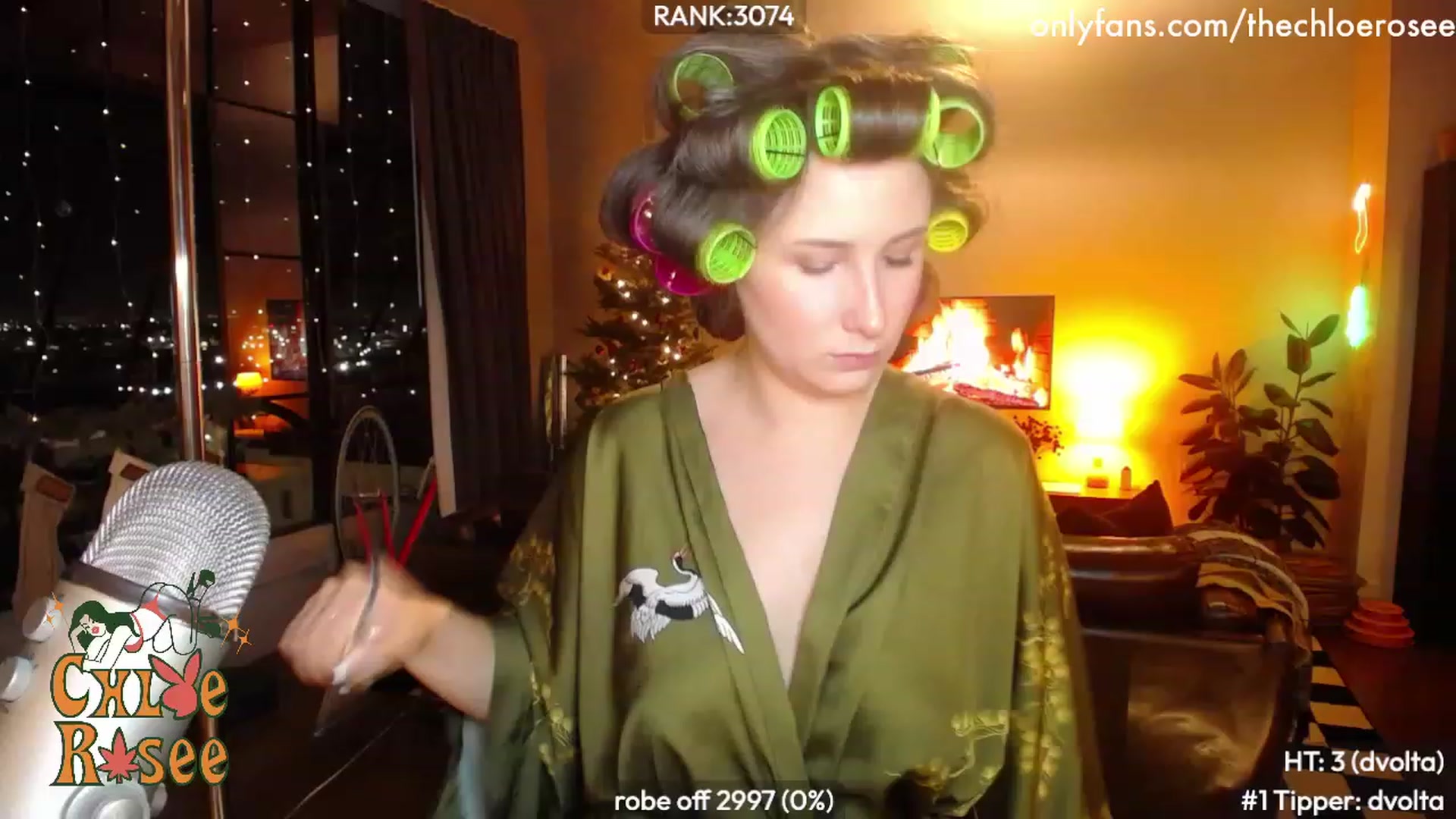 Gallery image thumbnail from ChloeRosee's myfreecams stream on, 12/18/2023, 03:02 image 17 of 20