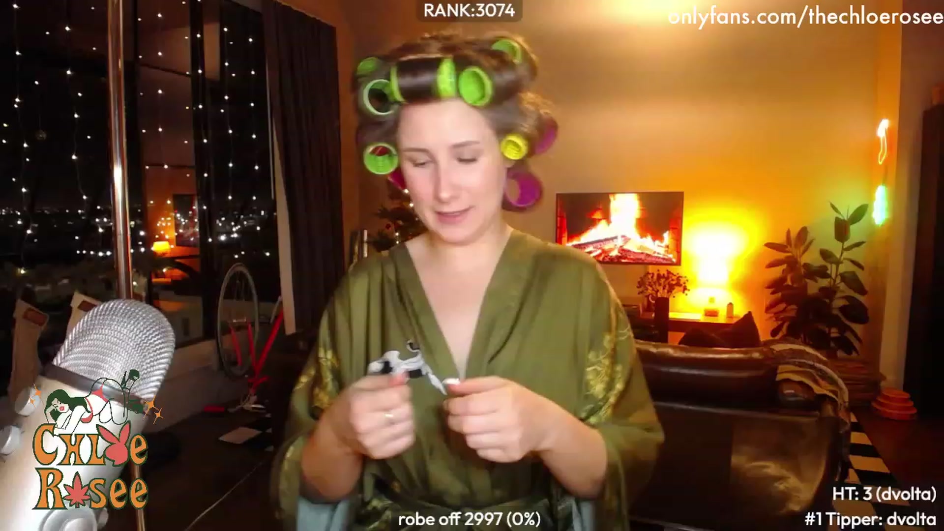 Gallery image thumbnail from ChloeRosee's myfreecams stream on, 12/18/2023, 03:02 image 16 of 20