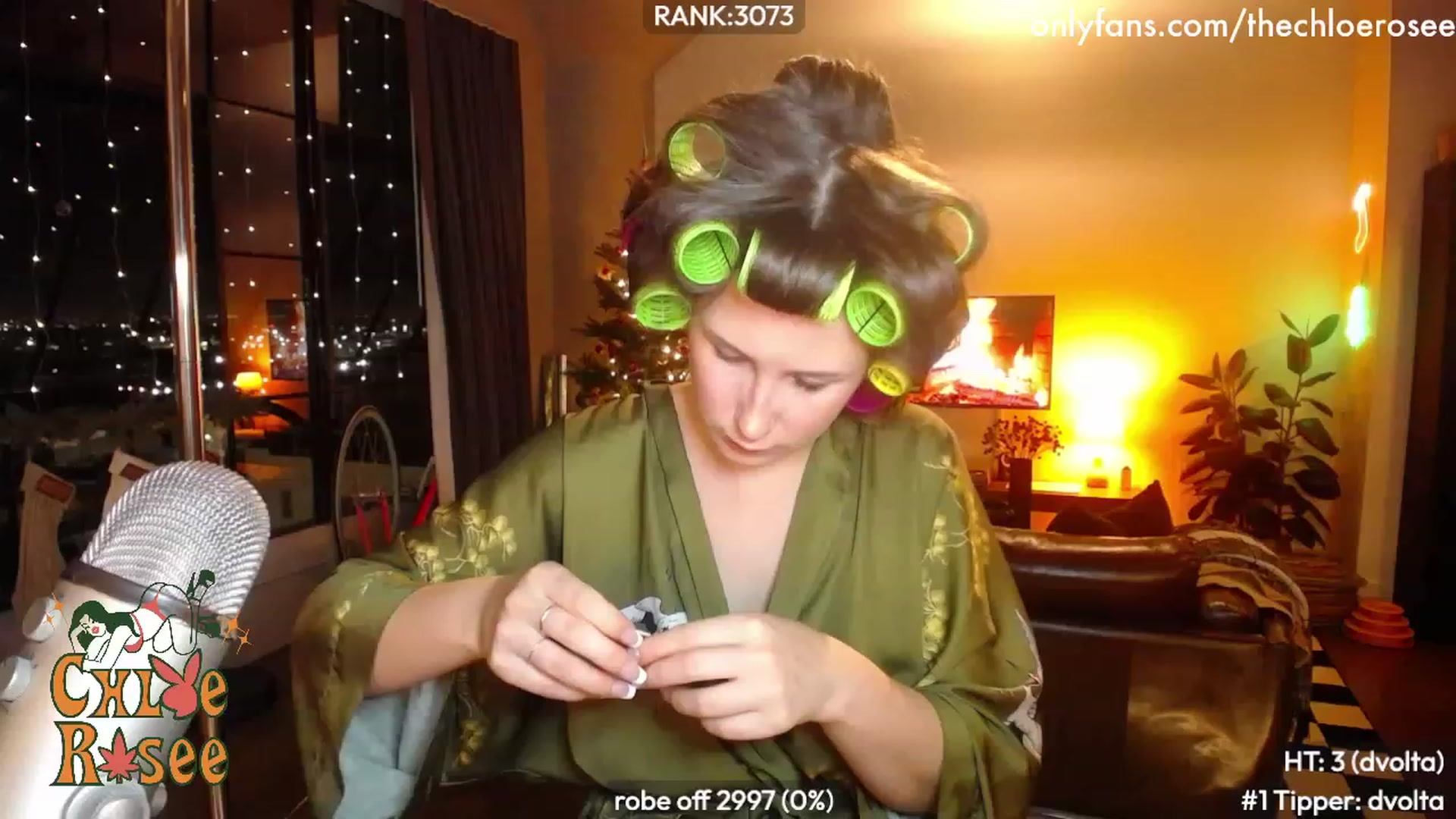 Gallery image thumbnail from ChloeRosee's myfreecams stream on, 12/18/2023, 03:02 image 14 of 20