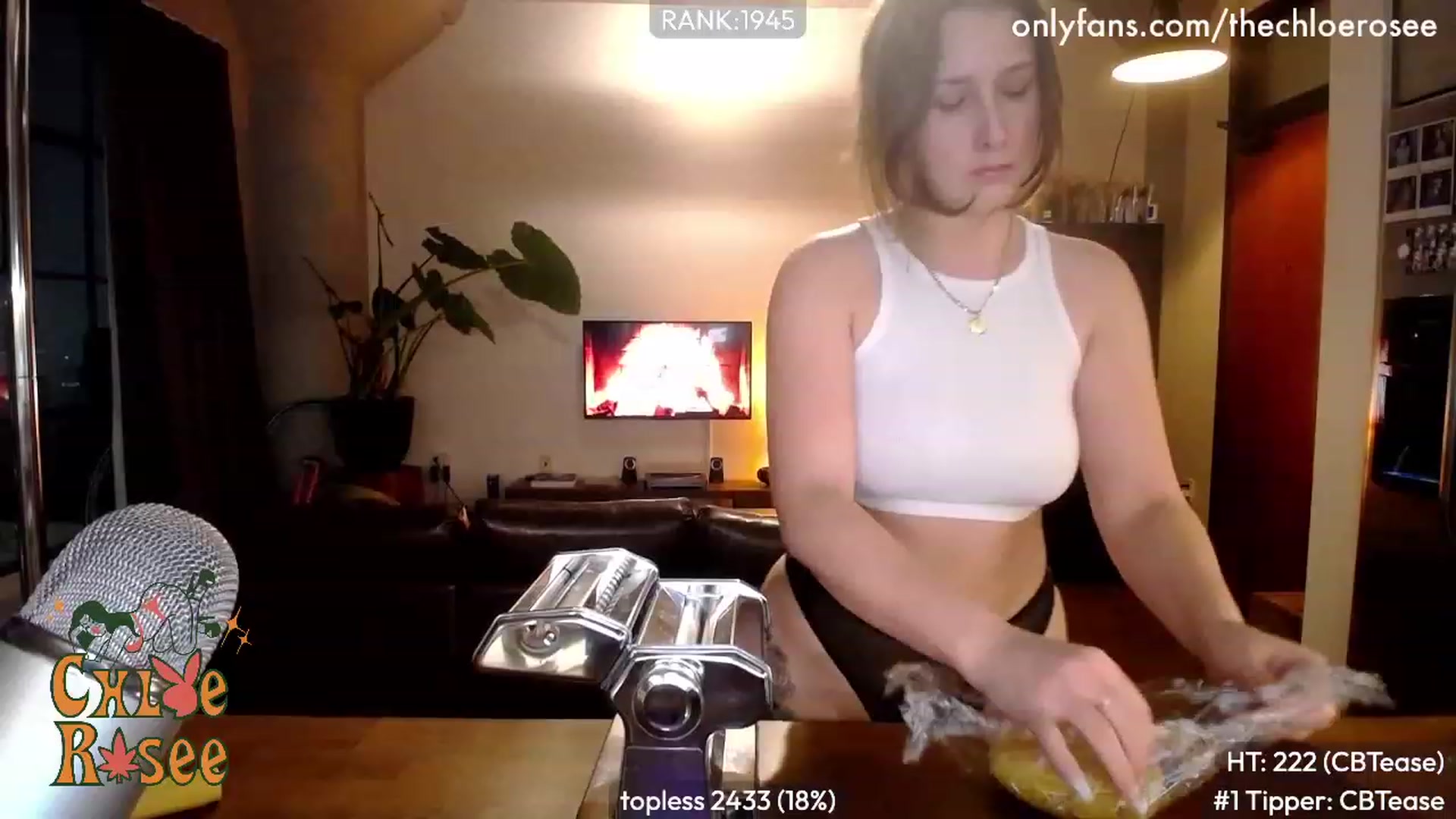 Gallery image thumbnail from ChloeRosee's myfreecams stream on, 02/05/2024, 04:16 image 15 of 20