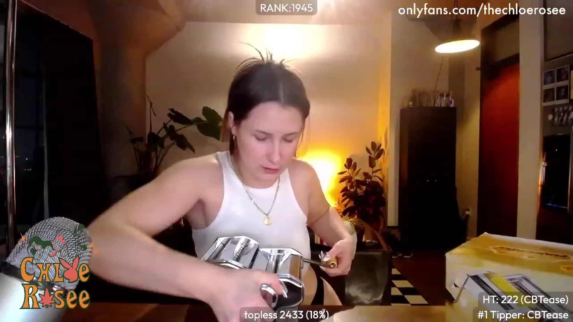 Gallery image thumbnail from ChloeRosee's myfreecams stream on, 02/05/2024, 04:16 image 12 of 20