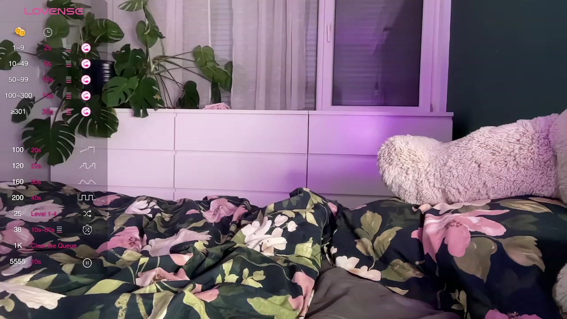 Gallery image thumbnail from ChloeSibelle's myfreecams stream on, 03/19/2024, 01:53 image 5 of 20