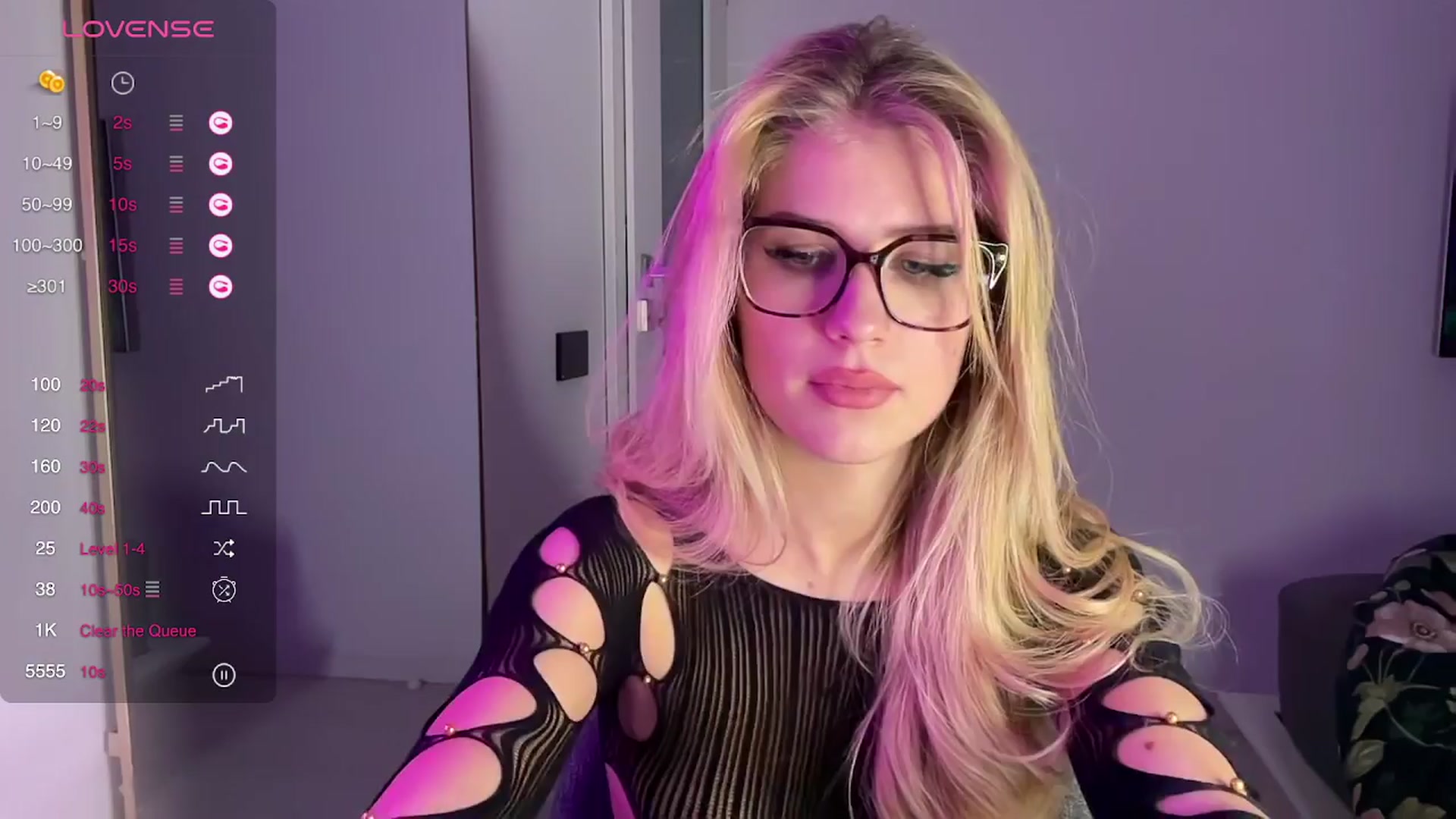 Gallery image thumbnail from ChloeSibelle's myfreecams stream on, 03/26/2024, 02:06 image 10 of 20