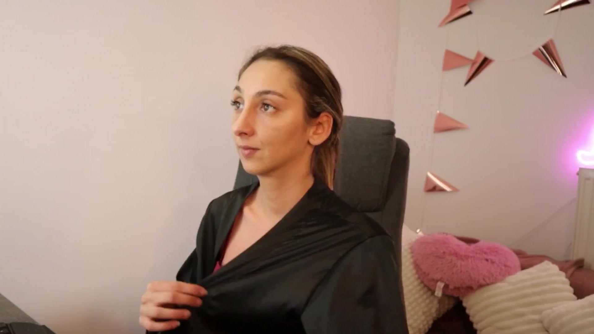 Gallery image thumbnail from ChloeVibes's myfreecams stream on, 04/11/2025, 19:23 image 5 of 20