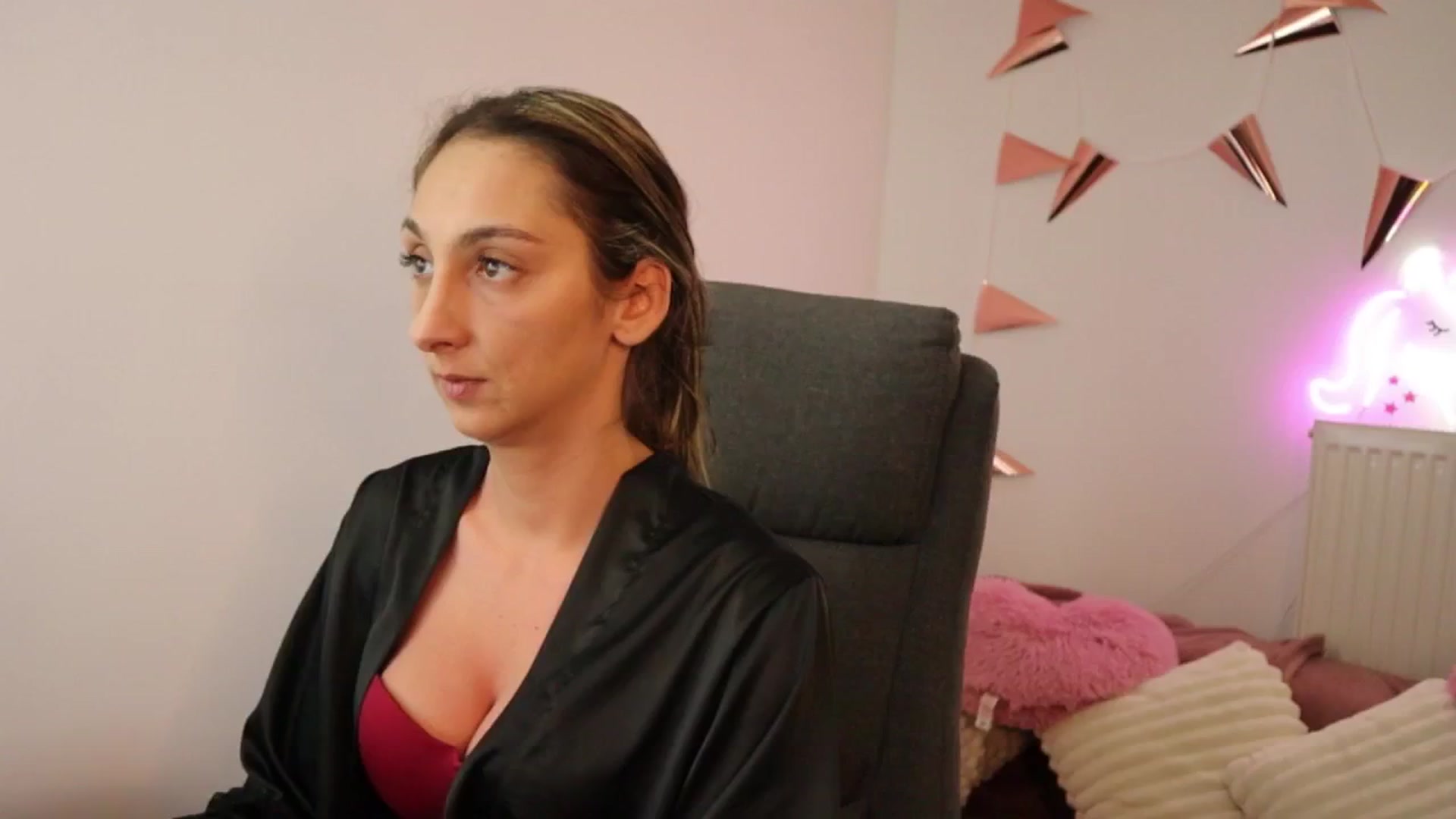 Gallery image thumbnail from ChloeVibes's myfreecams stream on, 04/11/2025, 19:23 image 11 of 20