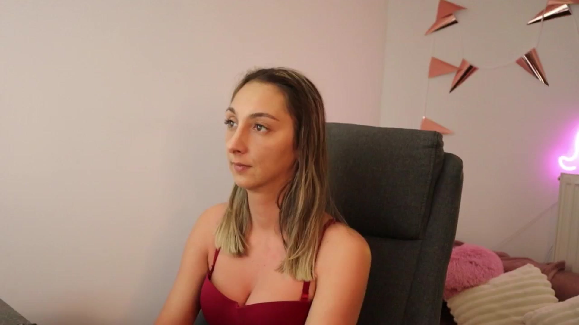 Gallery image thumbnail from ChloeVibes's myfreecams stream on, 04/11/2025, 21:15 image 7 of 20