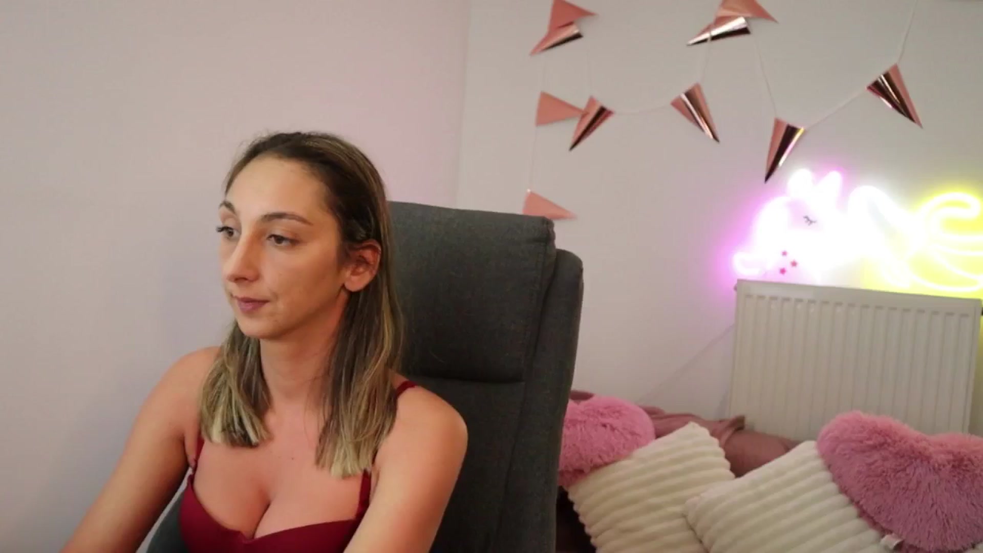 Gallery image thumbnail from ChloeVibes's myfreecams stream on, 04/11/2025, 21:15 image 3 of 20