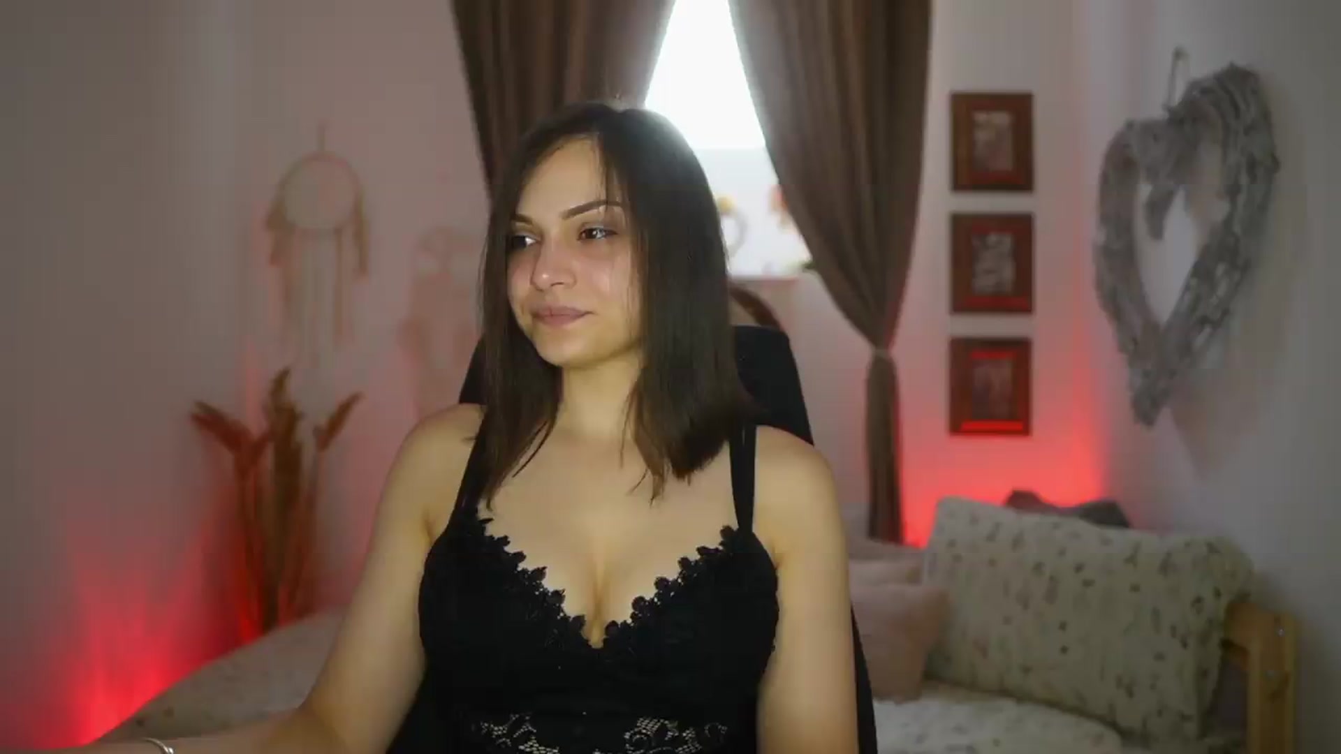 Gallery image thumbnail from Chloe_Cane's myfreecams stream on, 07/19/2026, 14:35 image 7 of 20