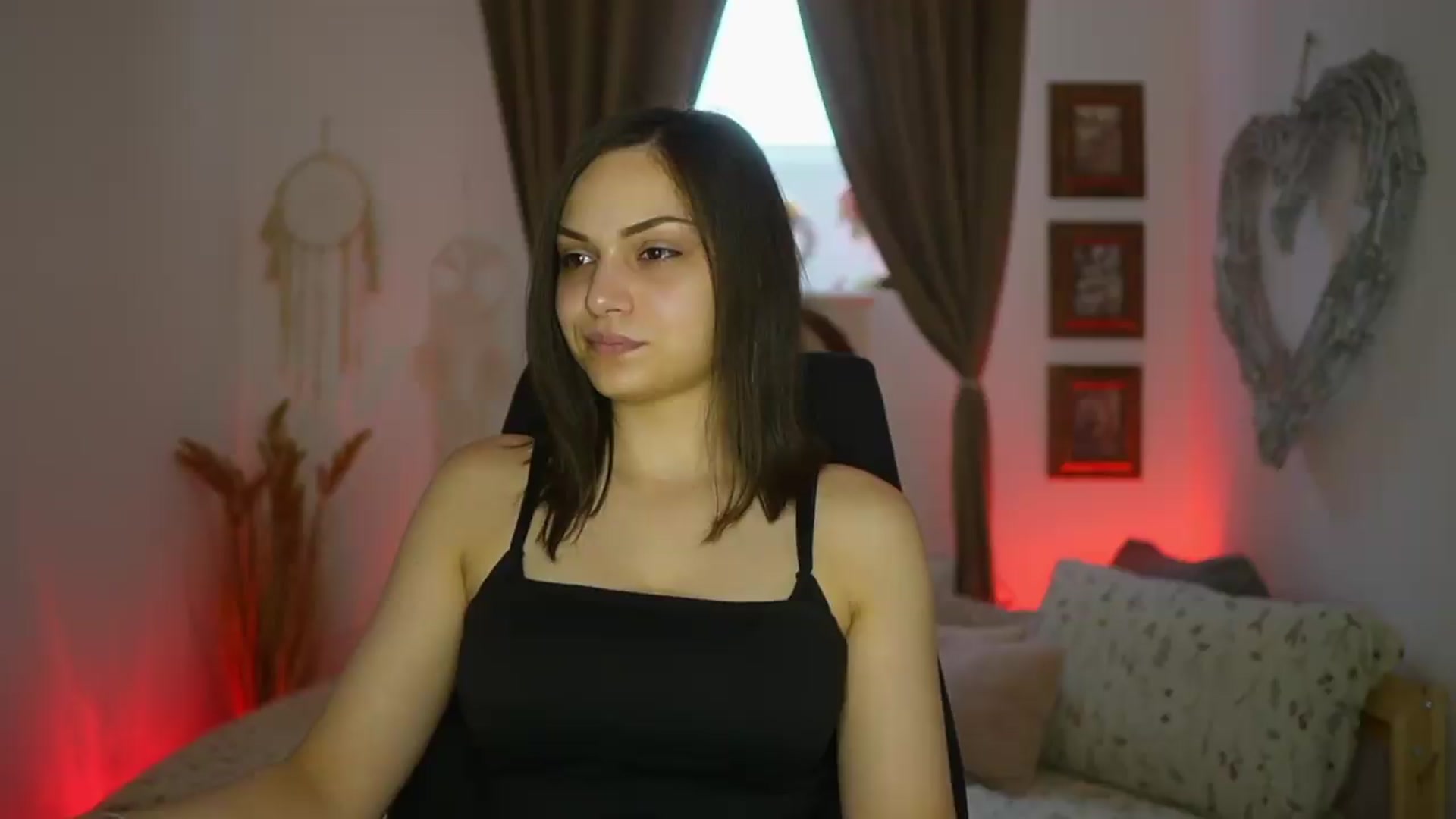 Gallery image thumbnail from Chloe_Cane's myfreecams stream on, 07/21/2026, 15:21 image 7 of 20