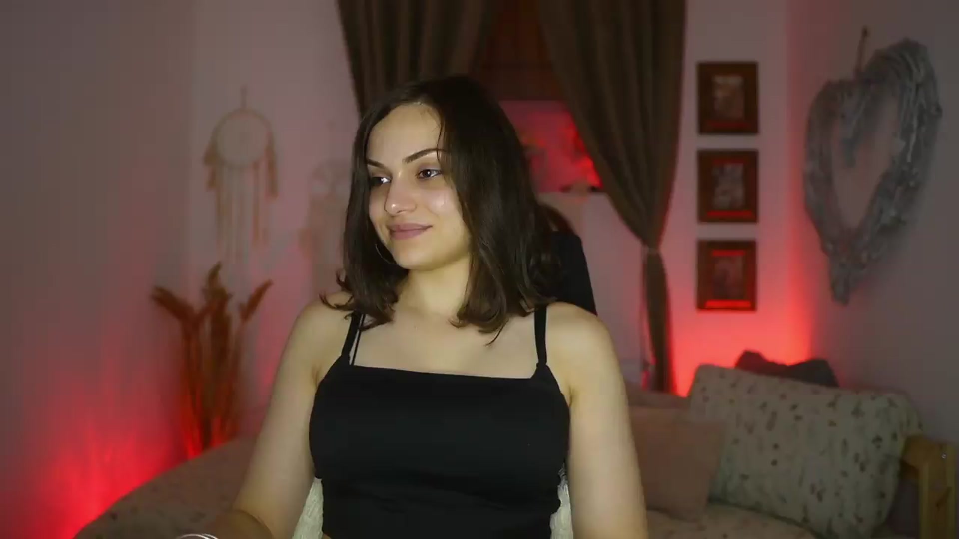 Gallery image thumbnail from Chloe_Cane's myfreecams stream on, 07/26/2026, 20:09 image 12 of 20