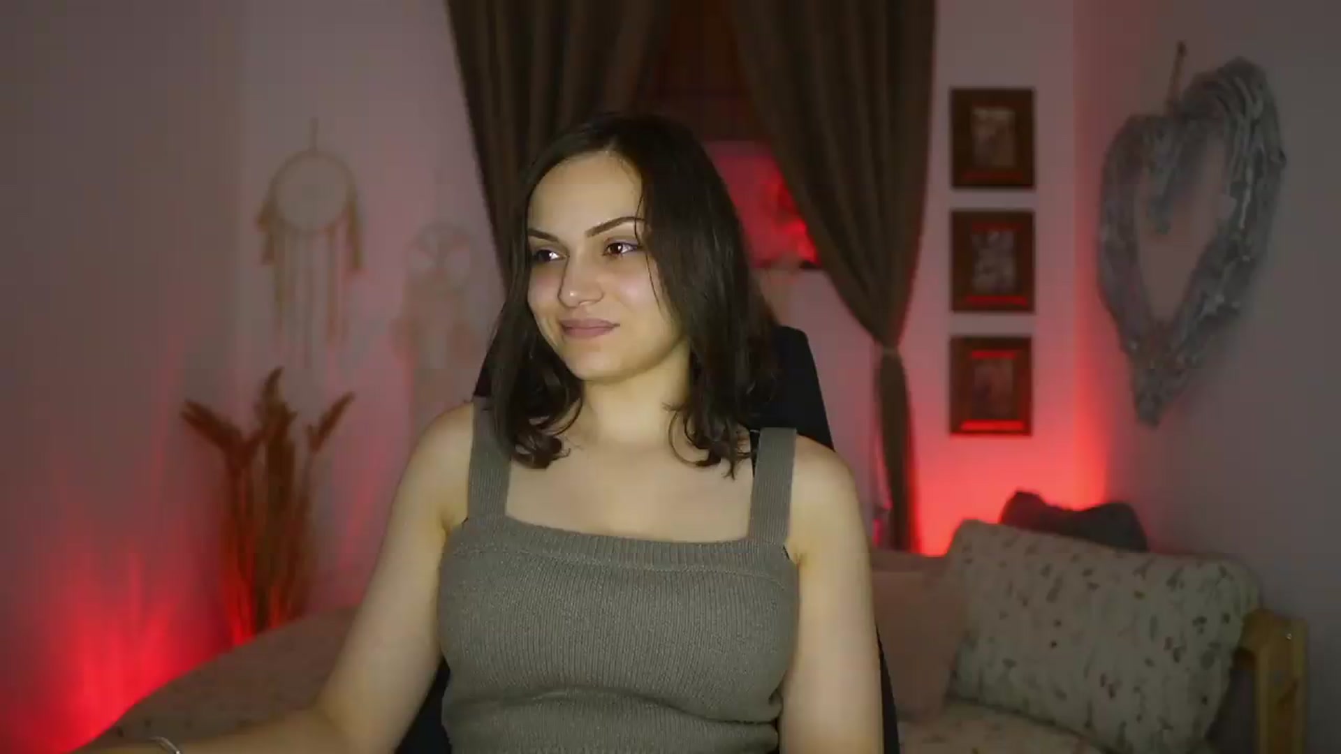 Gallery image thumbnail from Chloe_Cane's myfreecams stream on, 07/27/2026, 23:13 image 6 of 20