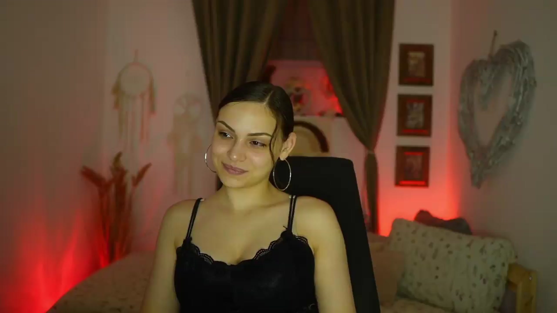 Gallery image thumbnail from Chloe_Cane's myfreecams stream on, 07/30/2026, 19:01 image 18 of 20