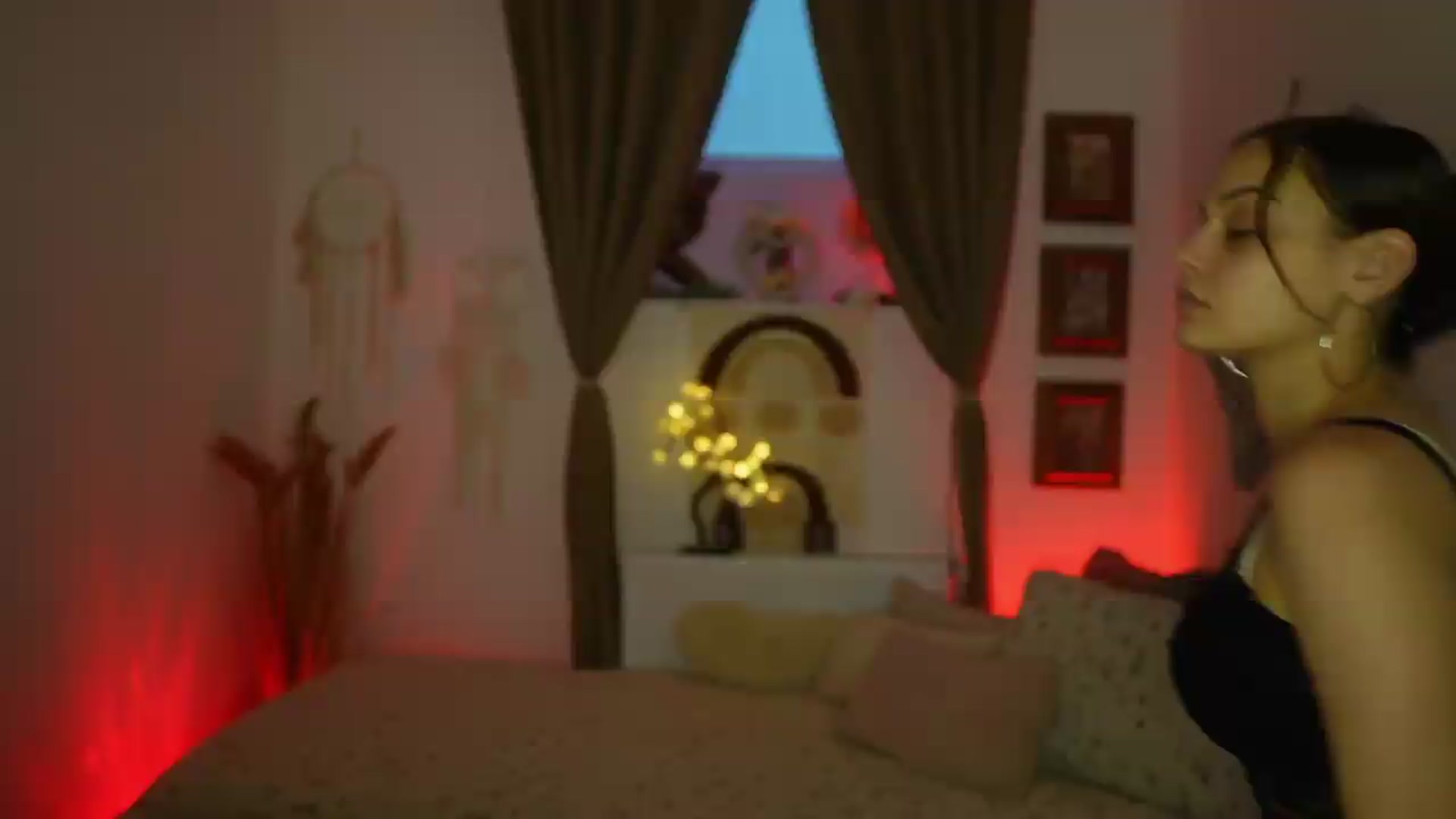 Gallery image thumbnail from Chloe_Cane's myfreecams stream on, 07/30/2026, 19:01 image 1 of 20