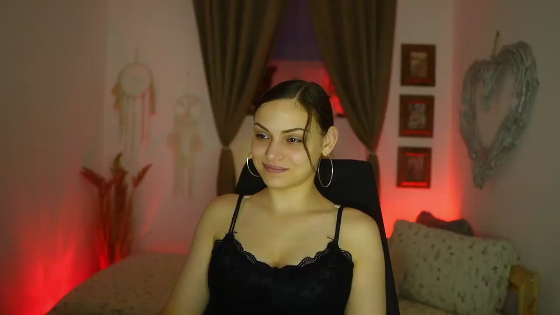 Gallery image thumbnail from Chloe_Cane's myfreecams stream on, 07/30/2026, 19:01 image 14 of 20