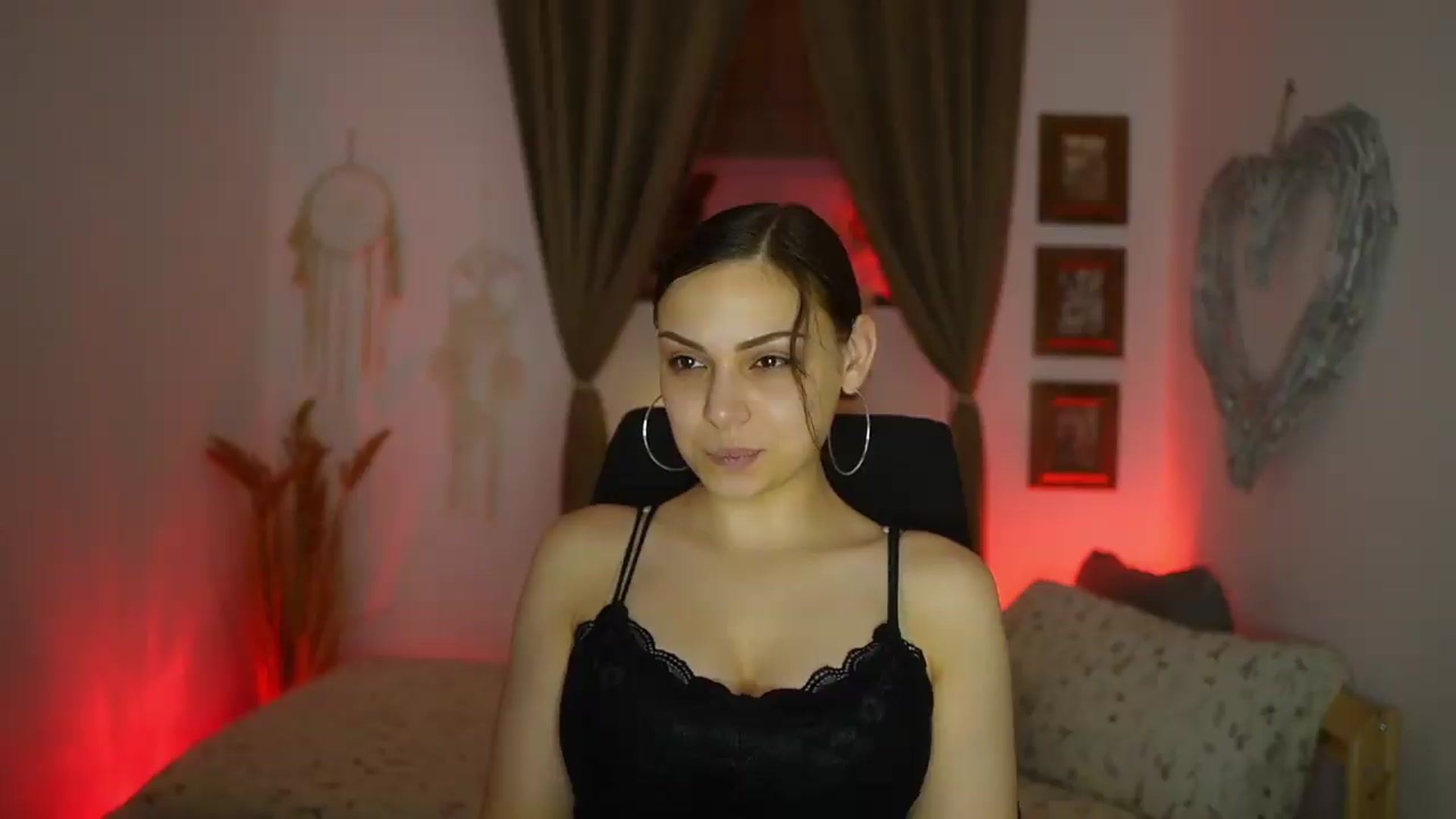 Gallery image thumbnail from Chloe_Cane's myfreecams stream on, 07/30/2026, 20:26 image 19 of 20