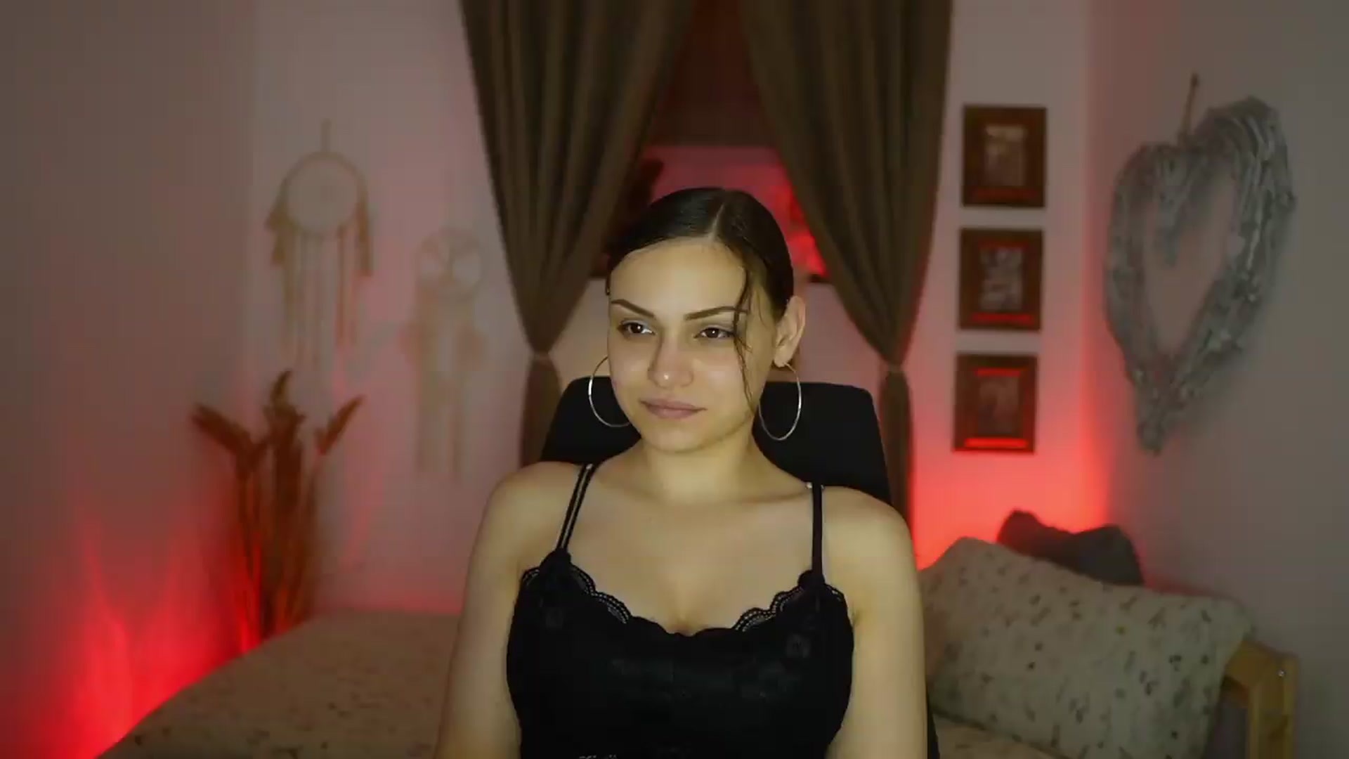 Gallery image thumbnail from Chloe_Cane's myfreecams stream on, 07/30/2026, 20:26 image 18 of 20