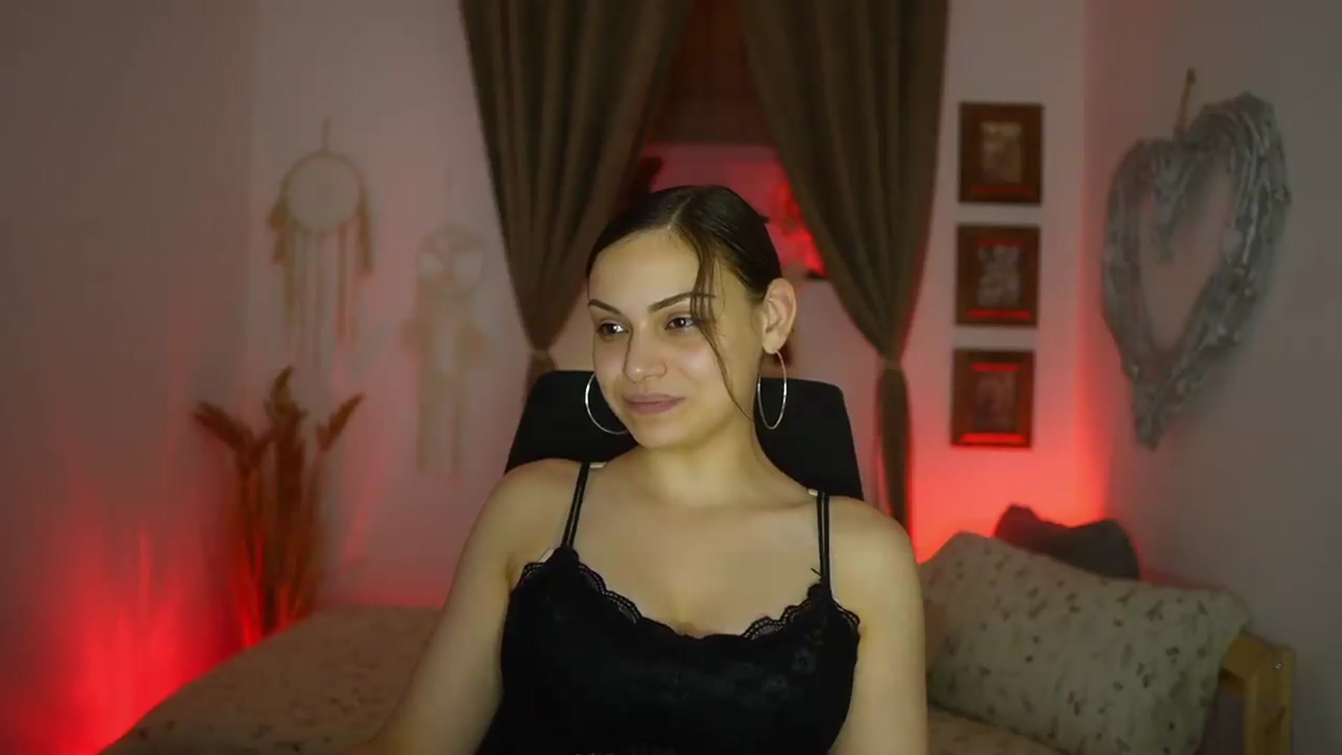 Gallery image thumbnail from Chloe_Cane's myfreecams stream on, 07/30/2026, 21:53 image 12 of 20