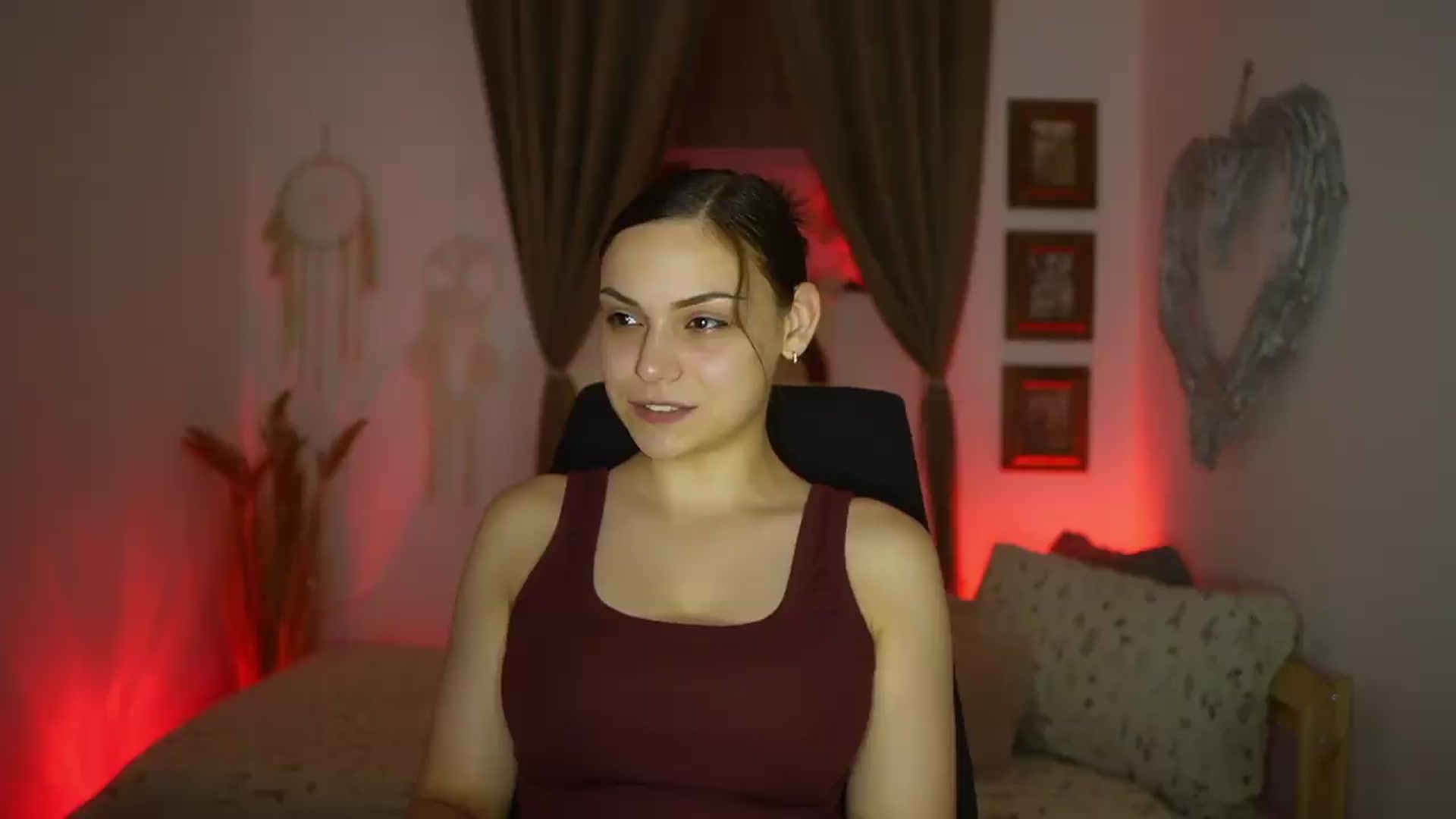 Gallery image thumbnail from Chloe_Cane's myfreecams stream on, 08/03/2026, 18:53 image 19 of 20