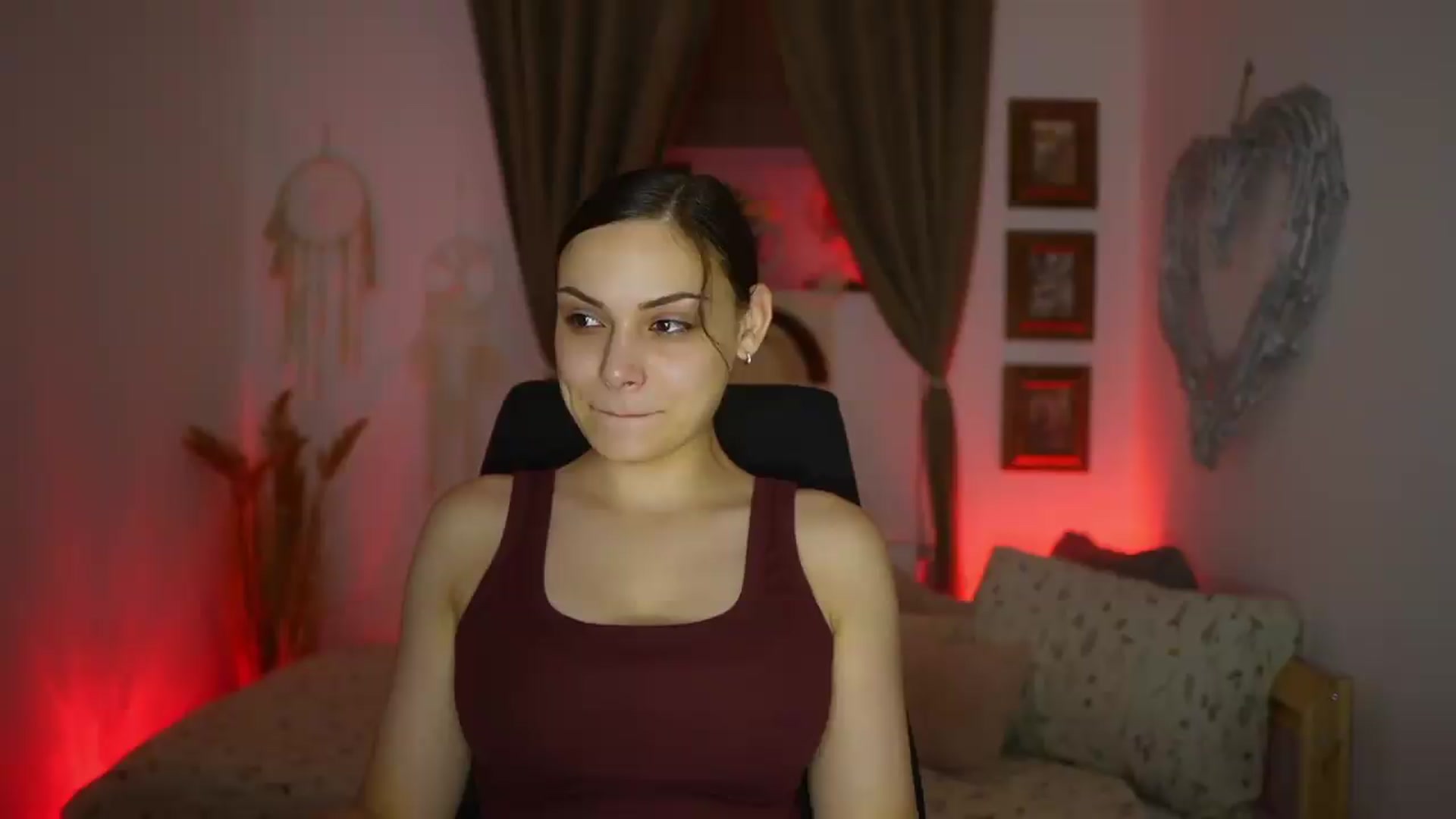 Gallery image thumbnail from Chloe_Cane's myfreecams stream on, 08/03/2026, 19:57 image 19 of 20