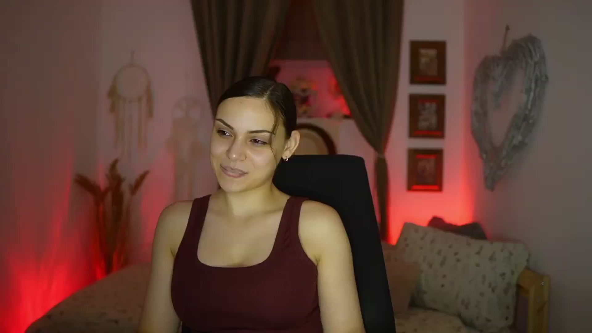 Gallery image thumbnail from Chloe_Cane's myfreecams stream on, 08/03/2026, 21:10 image 16 of 20