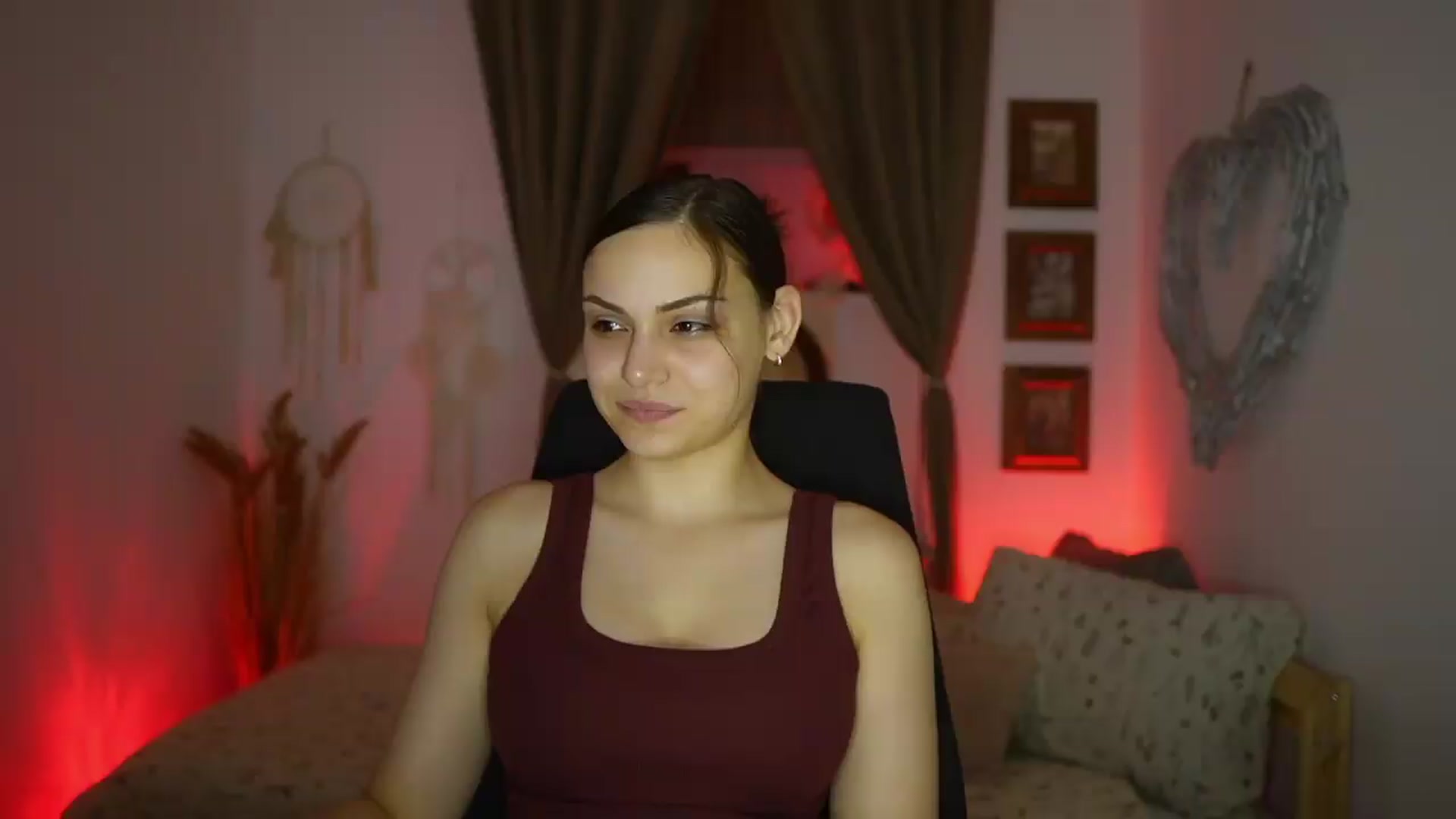Gallery image thumbnail from Chloe_Cane's myfreecams stream on, 08/03/2026, 21:10 image 17 of 20