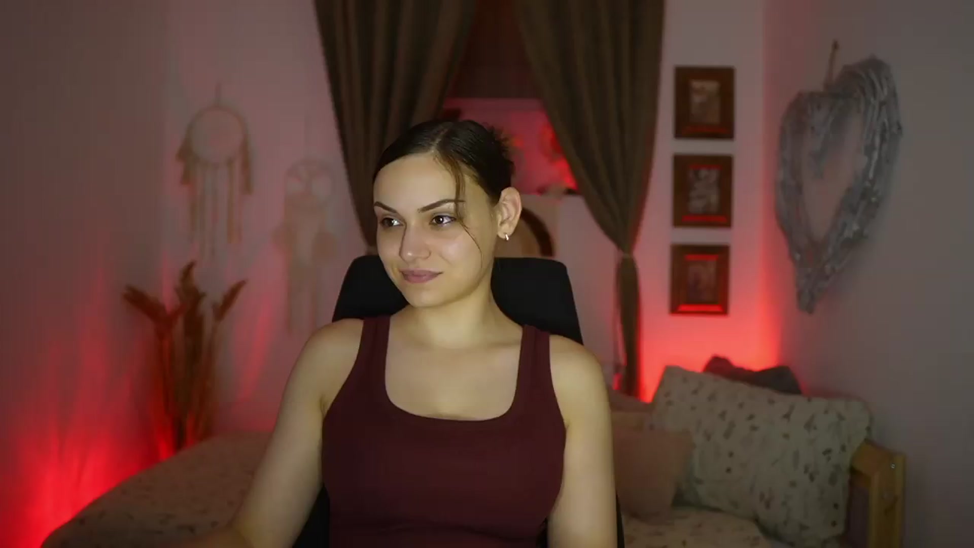 Gallery image thumbnail from Chloe_Cane's myfreecams stream on, 08/03/2026, 21:10 image 2 of 20