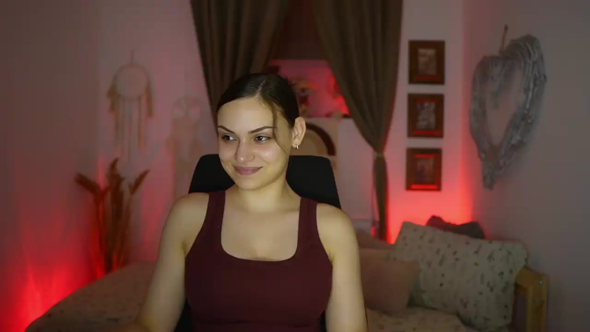 Gallery image thumbnail from Chloe_Cane's myfreecams stream on, 08/03/2026, 21:10 image 6 of 20