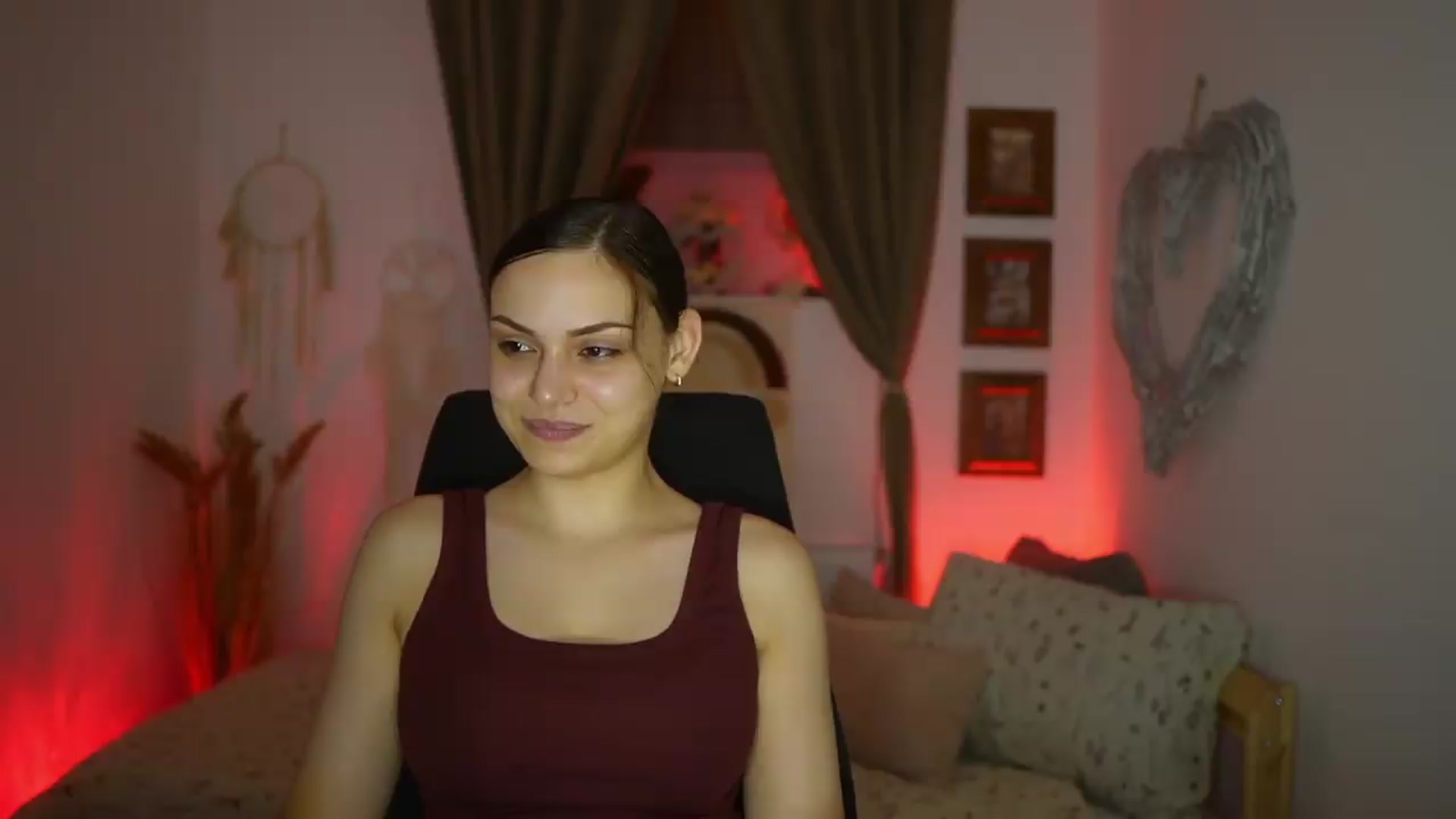 Gallery image thumbnail from Chloe_Cane's myfreecams stream on, 08/03/2026, 22:05 image 8 of 20