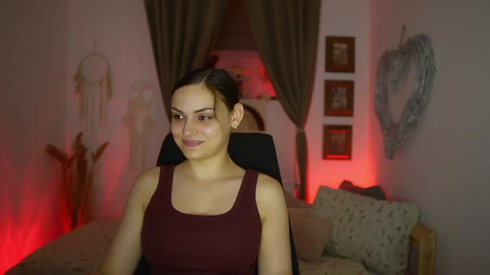 Gallery image thumbnail from Chloe_Cane's myfreecams stream on, 08/03/2026, 22:05 image 7 of 20