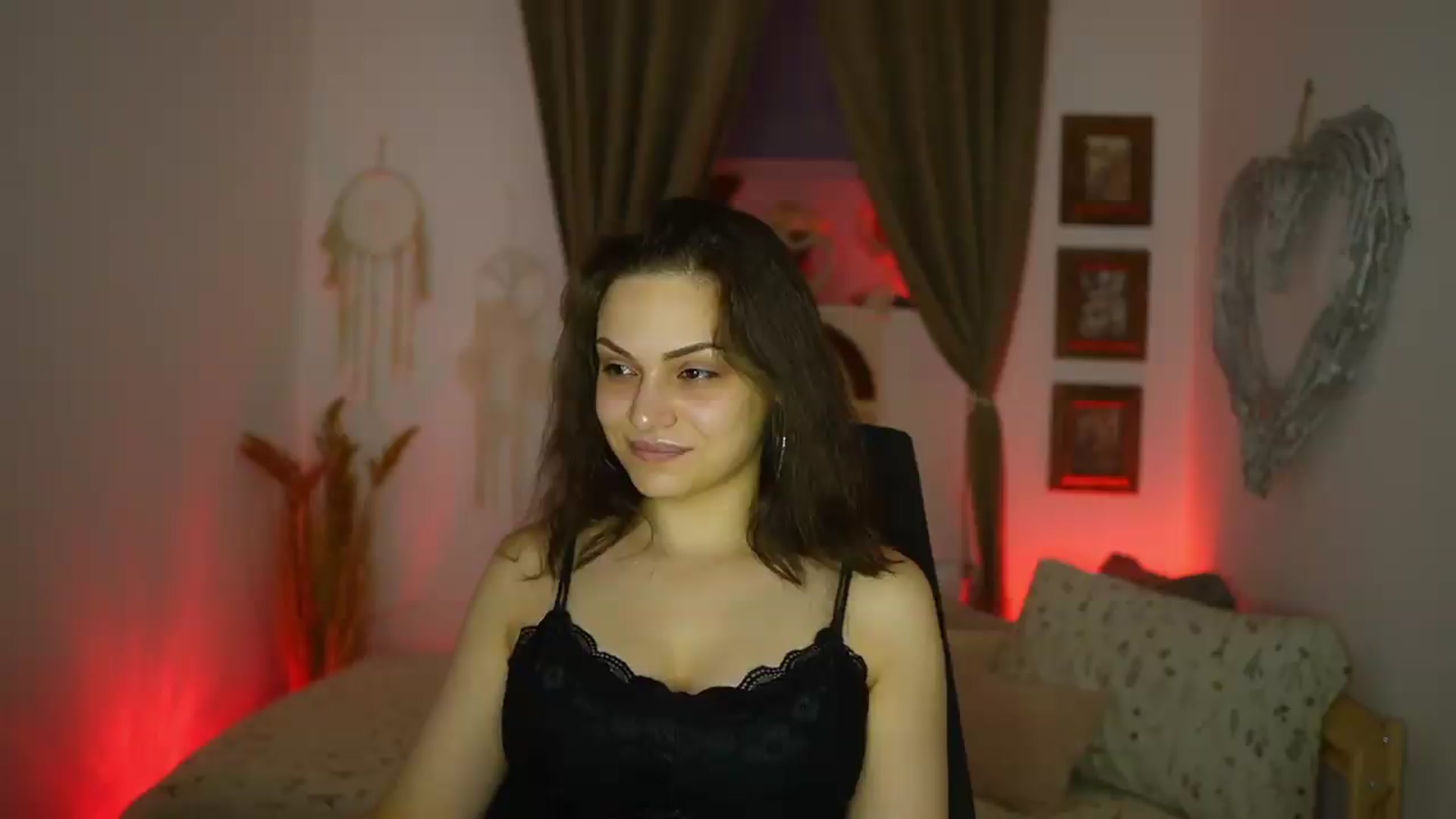 Gallery image thumbnail from Chloe_Cane's myfreecams stream on, 08/04/2026, 18:45 image 15 of 20