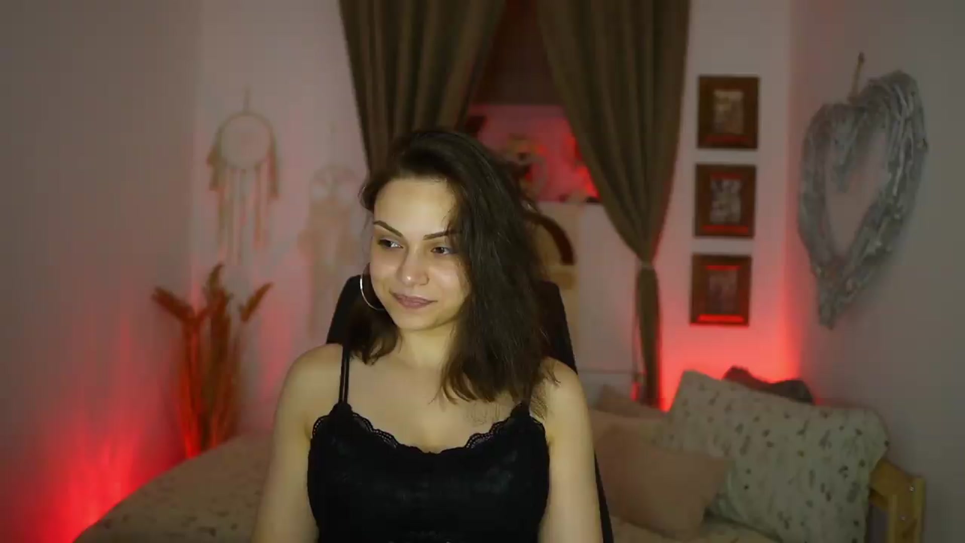 Gallery image thumbnail from Chloe_Cane's myfreecams stream on, 08/04/2026, 19:32 image 8 of 20