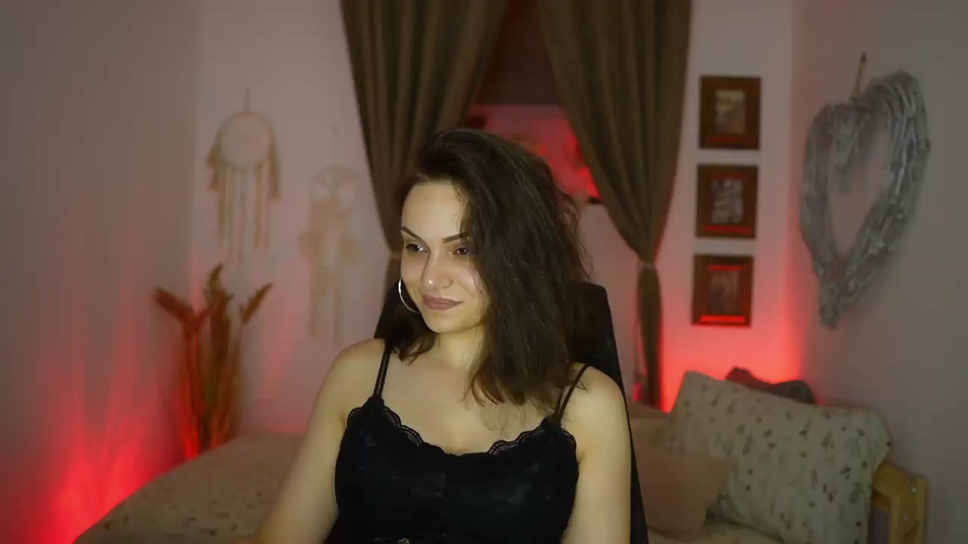 Gallery image thumbnail from Chloe_Cane's myfreecams stream on, 08/04/2026, 19:32 image 9 of 20