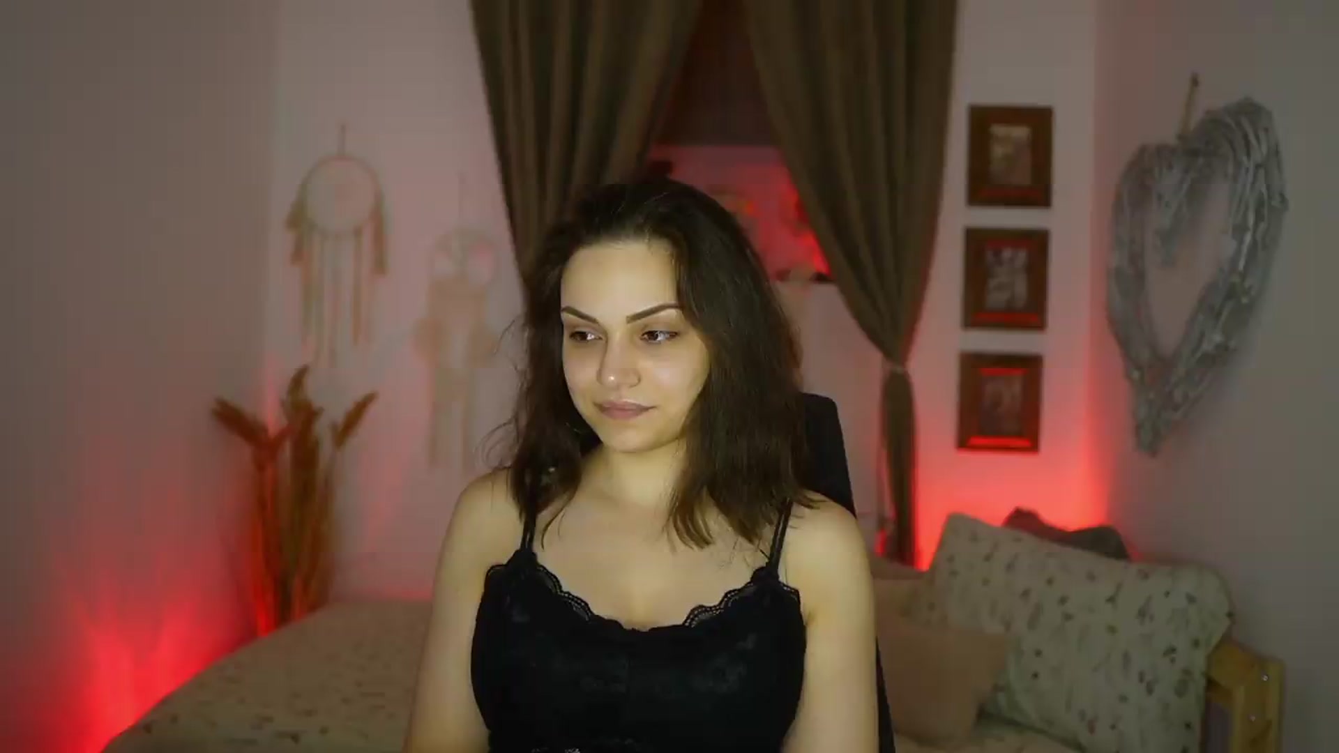 Gallery image thumbnail from Chloe_Cane's myfreecams stream on, 08/04/2026, 19:32 image 2 of 20