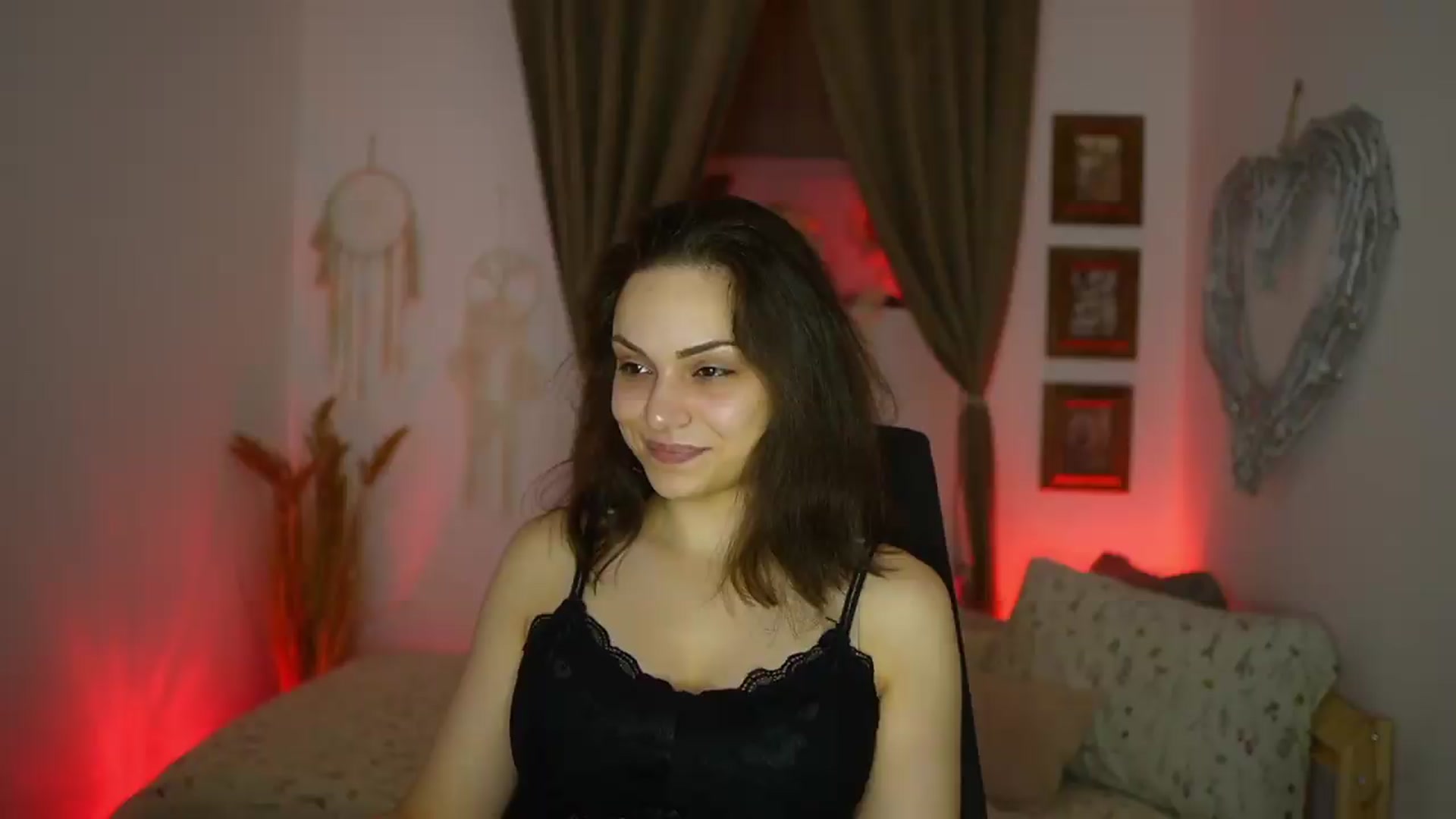 Gallery image thumbnail from Chloe_Cane's myfreecams stream on, 08/04/2026, 19:32 image 3 of 20